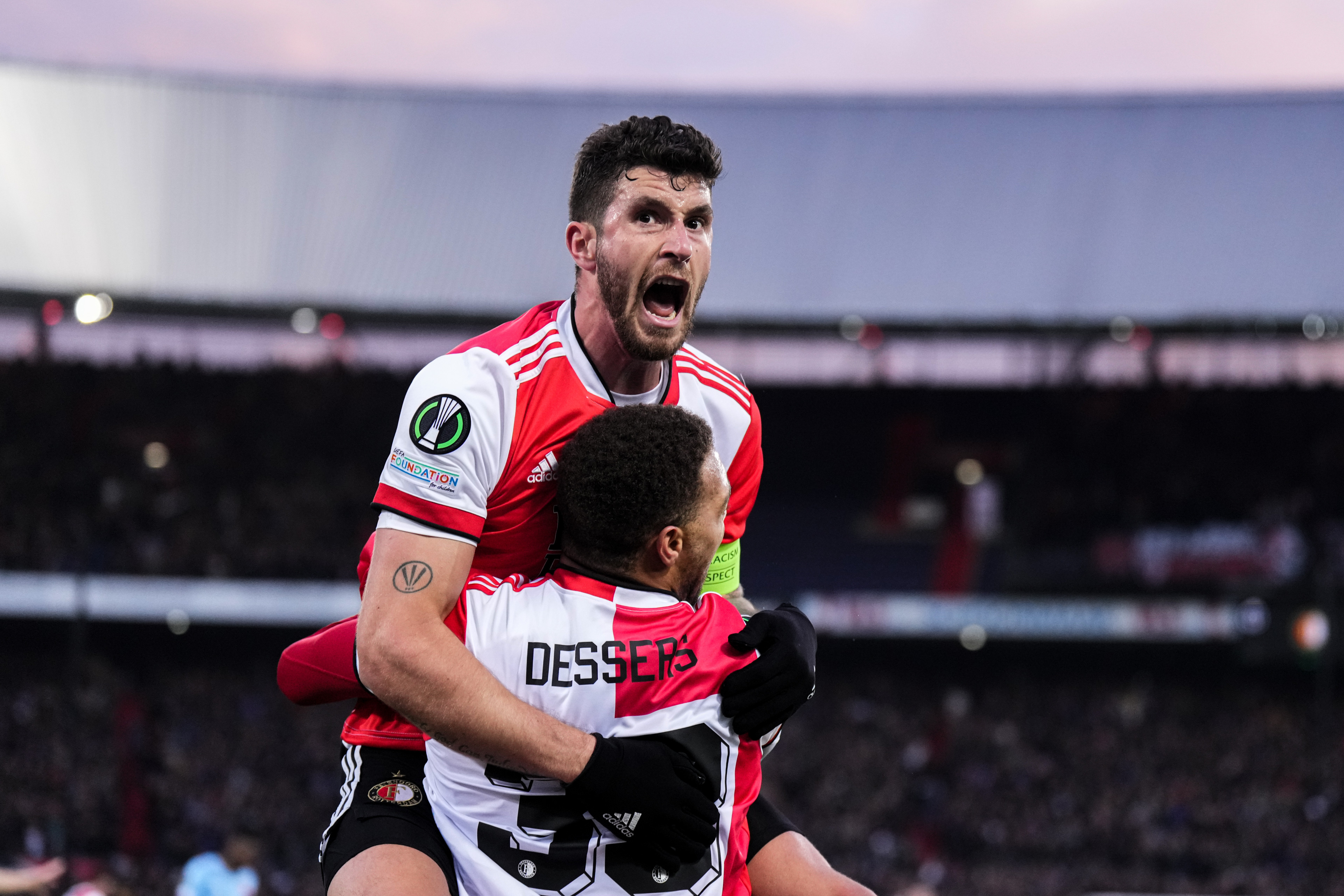 Marcos Senesi: Van Emmen naar Premier League