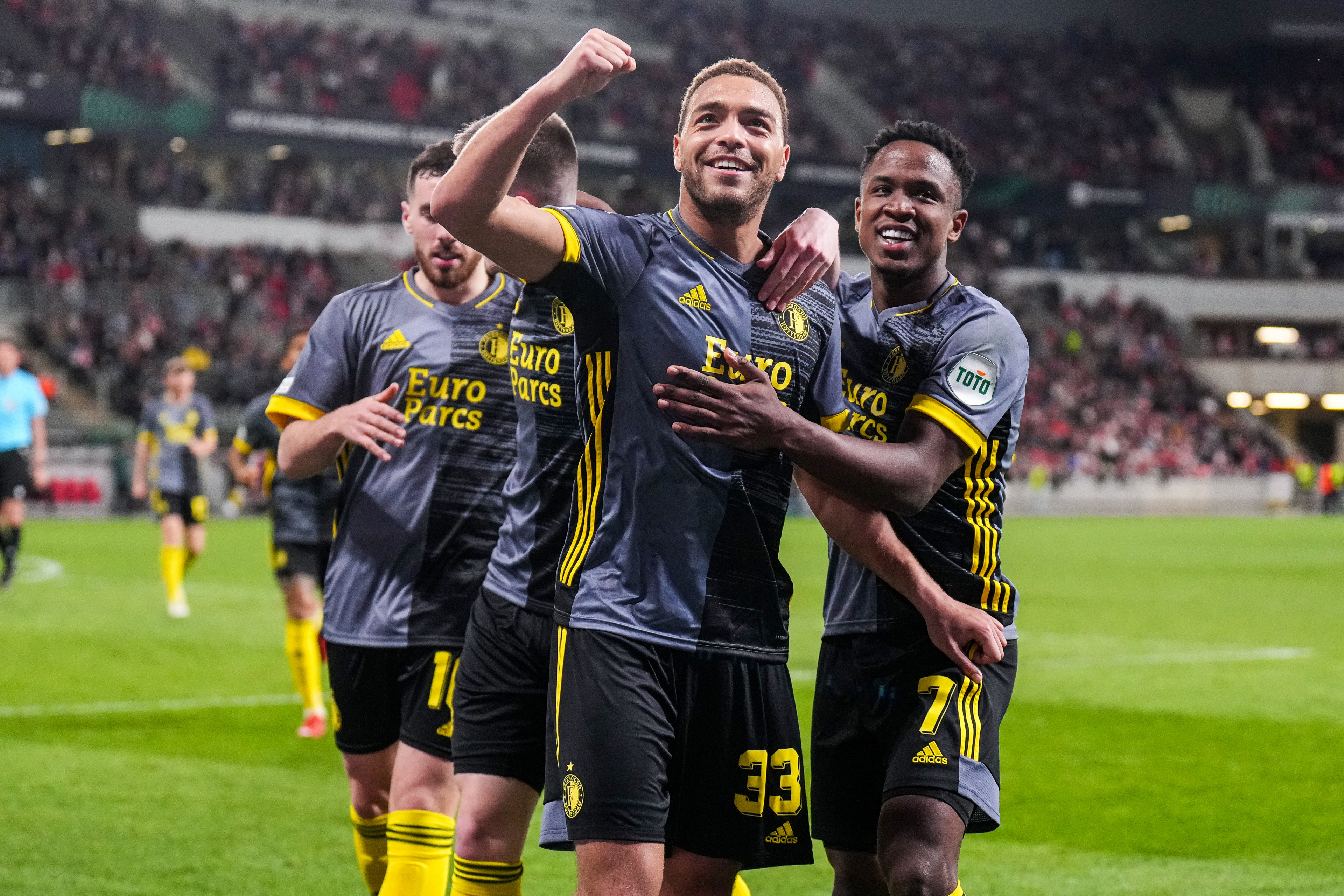 Dessers is Feyenoord niet vergeten: "Band met de fans blijft mij altijd bij"