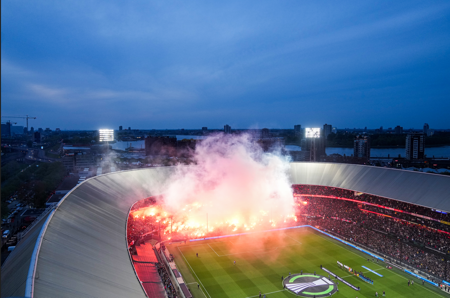 Nieuwe UEFA straffen | Boetes en dichte tribunes