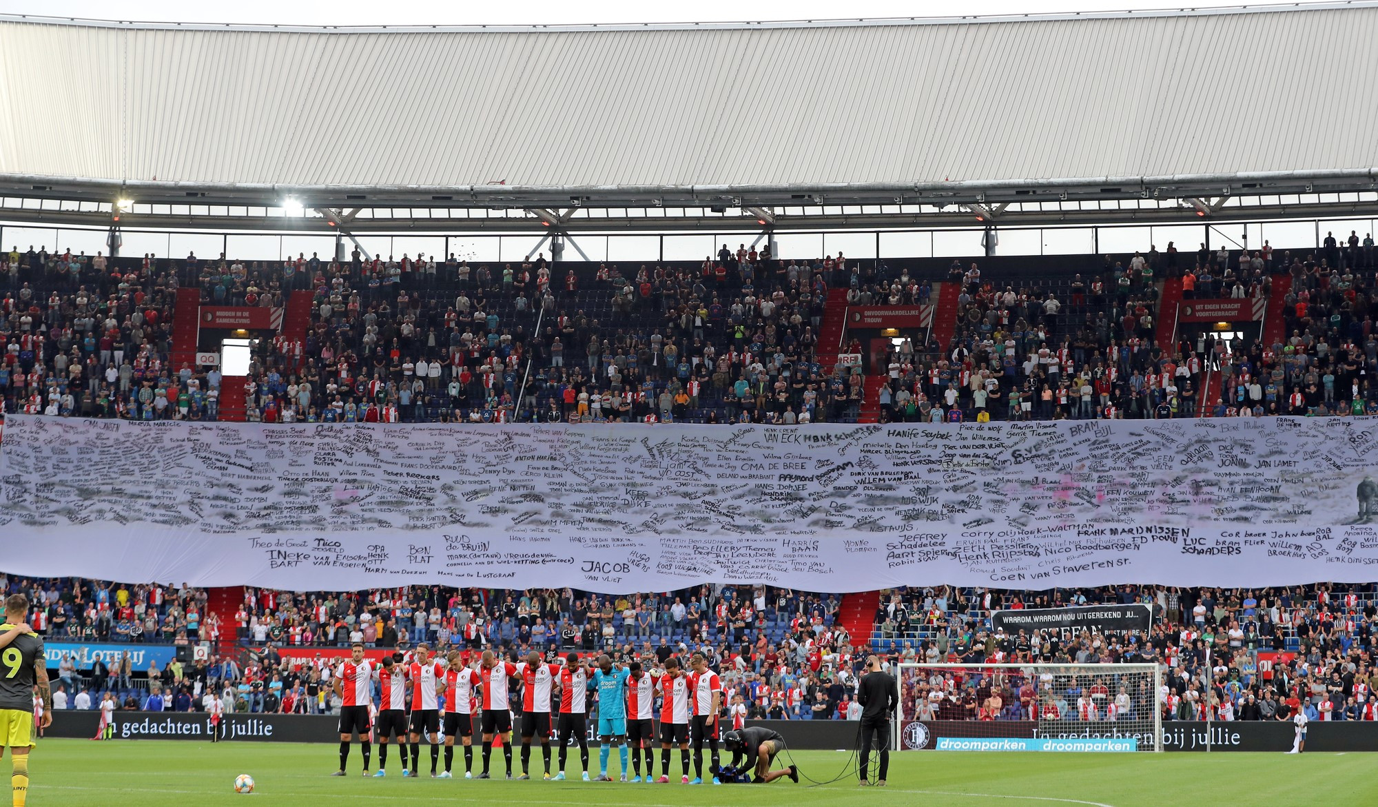FSV De Feijenoorder toont vanmiddag herdenkingsdoek