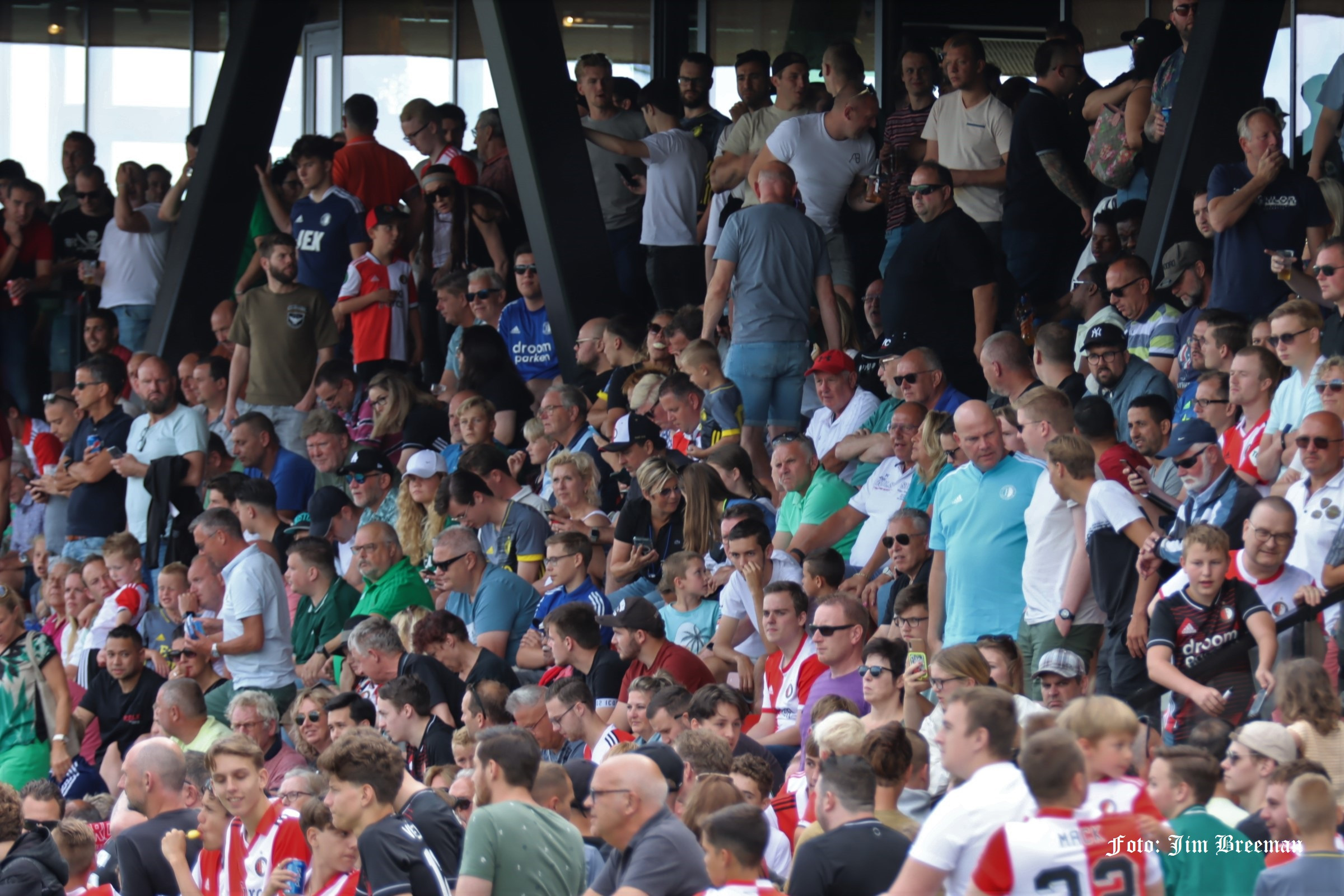 Kaartverkoop eerste thuiswedstrijden Eredivisie zaterdag van start