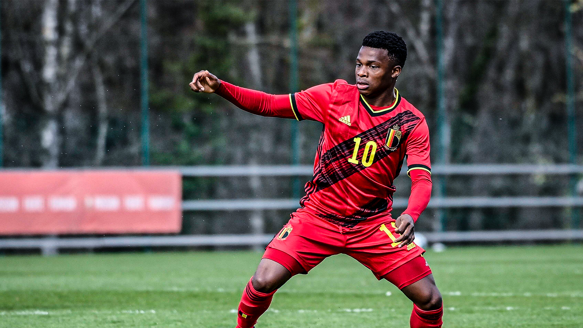 Feyenoord aast op Largie Ramazani (21)