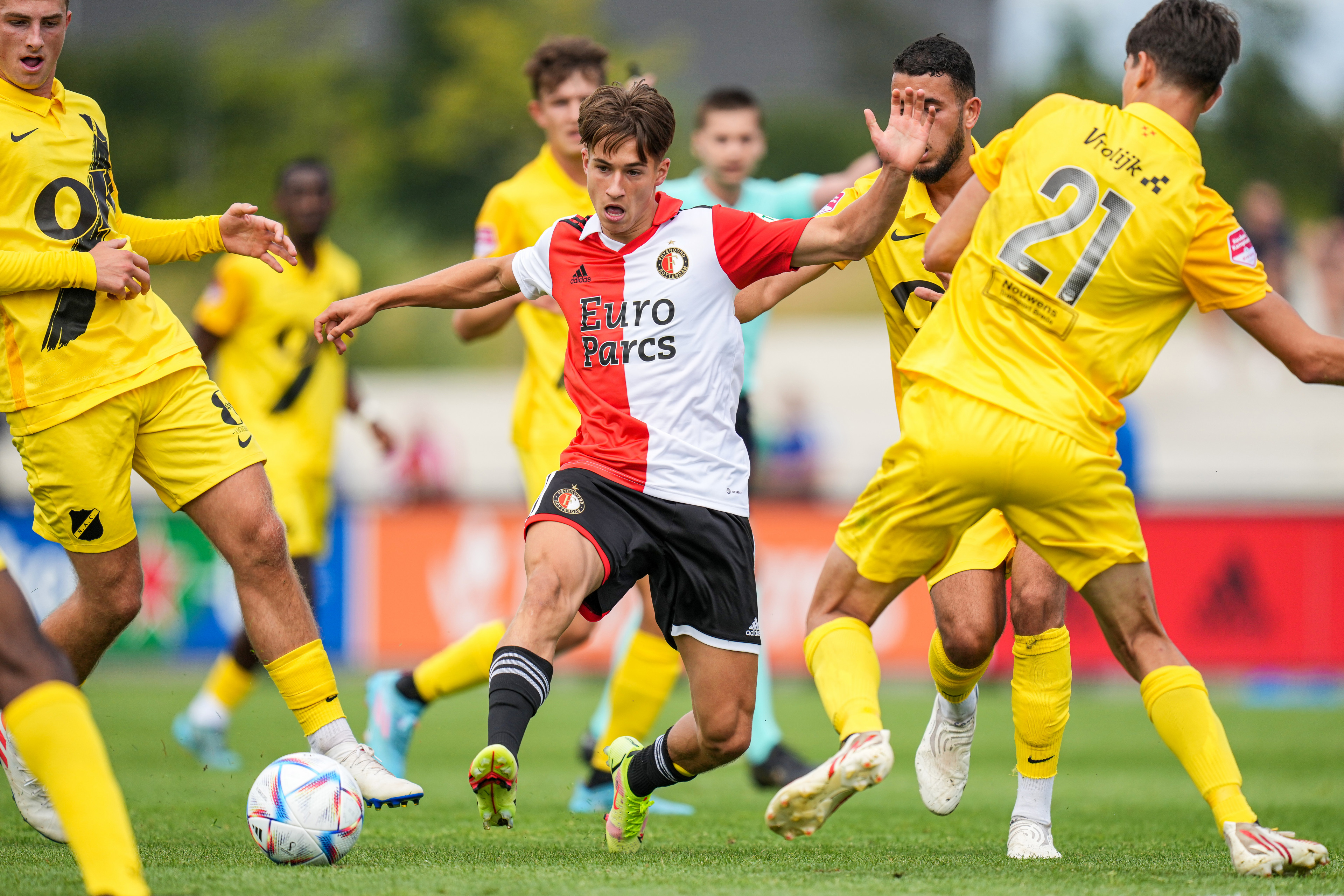Feyenoord tankt zelfvertrouwen tegen NAC Breda