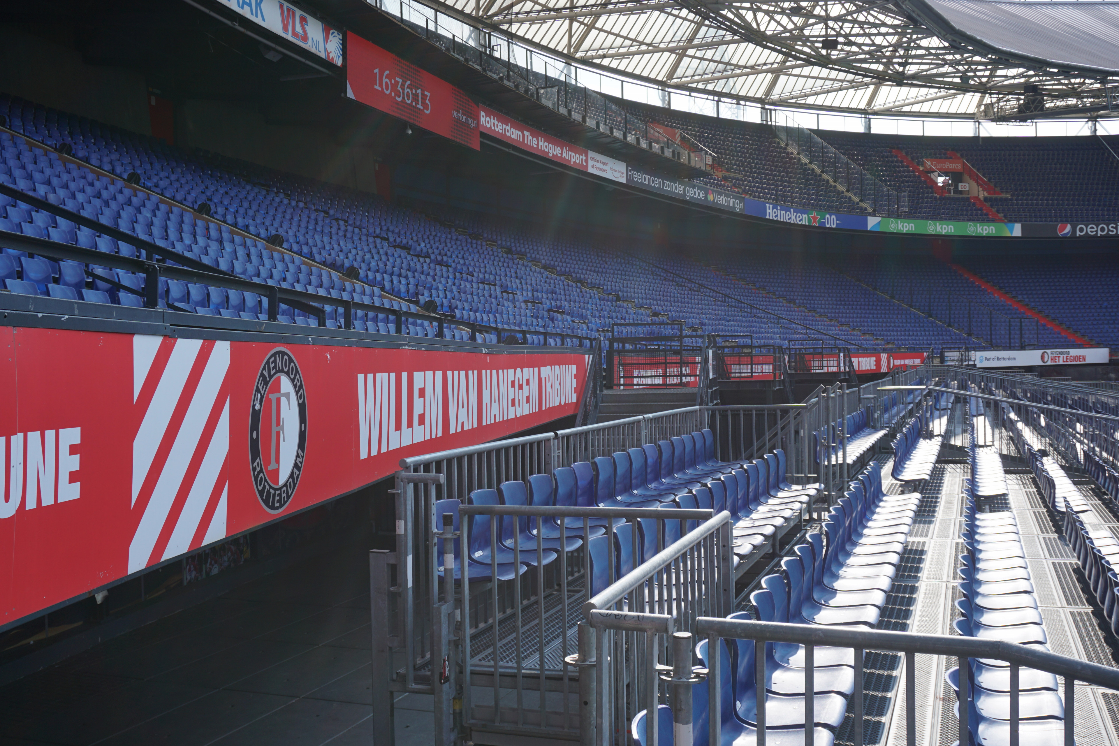 N.E.C. nadert uitverkochte bekerfinale; Het Legioen kijkt lijdzaam toe