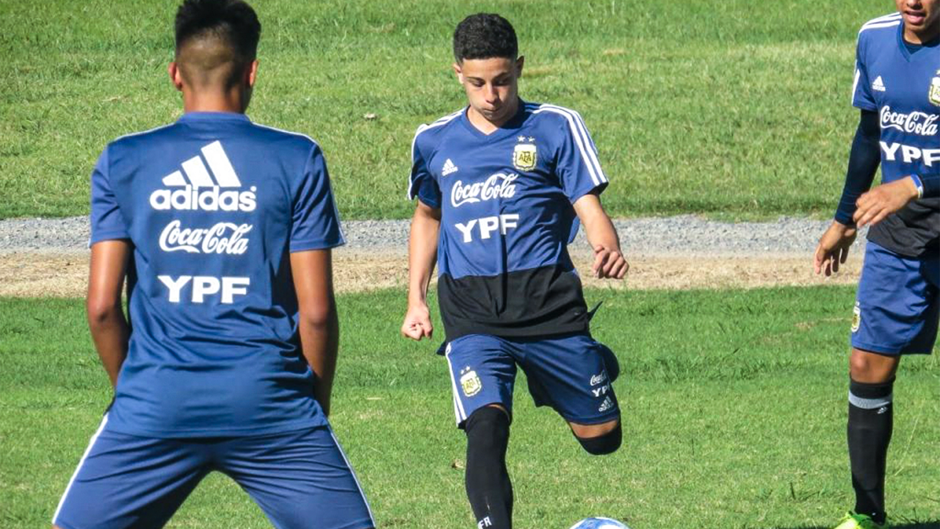 Feyenoord richtte pijlen op 'project signing' Lucas Román (18)