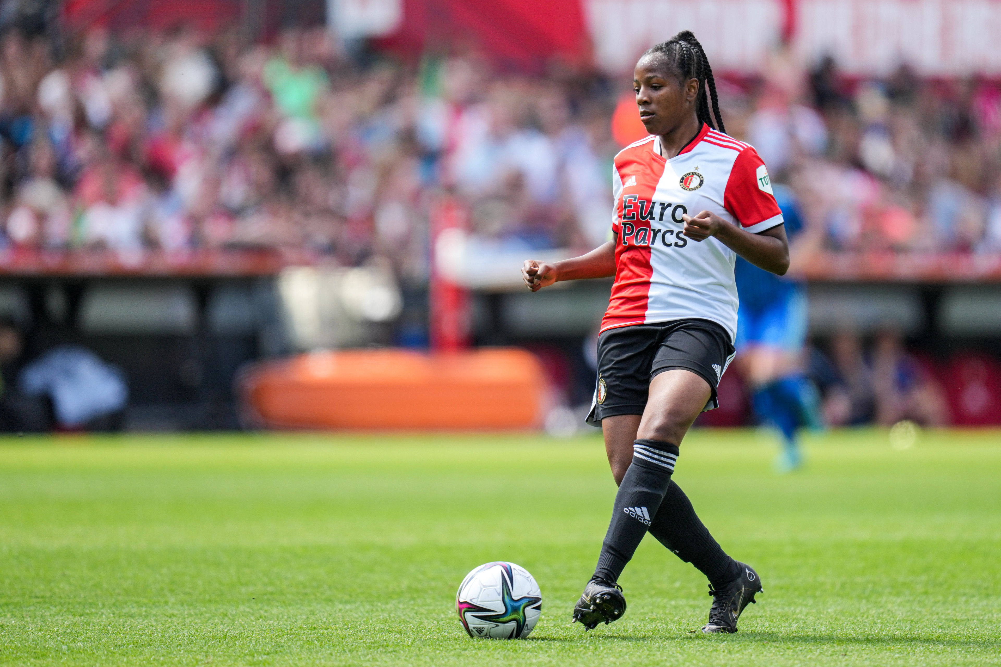 Celainy Obispo: "Er zijn heel veel meiden die dromen van Feyenoord"