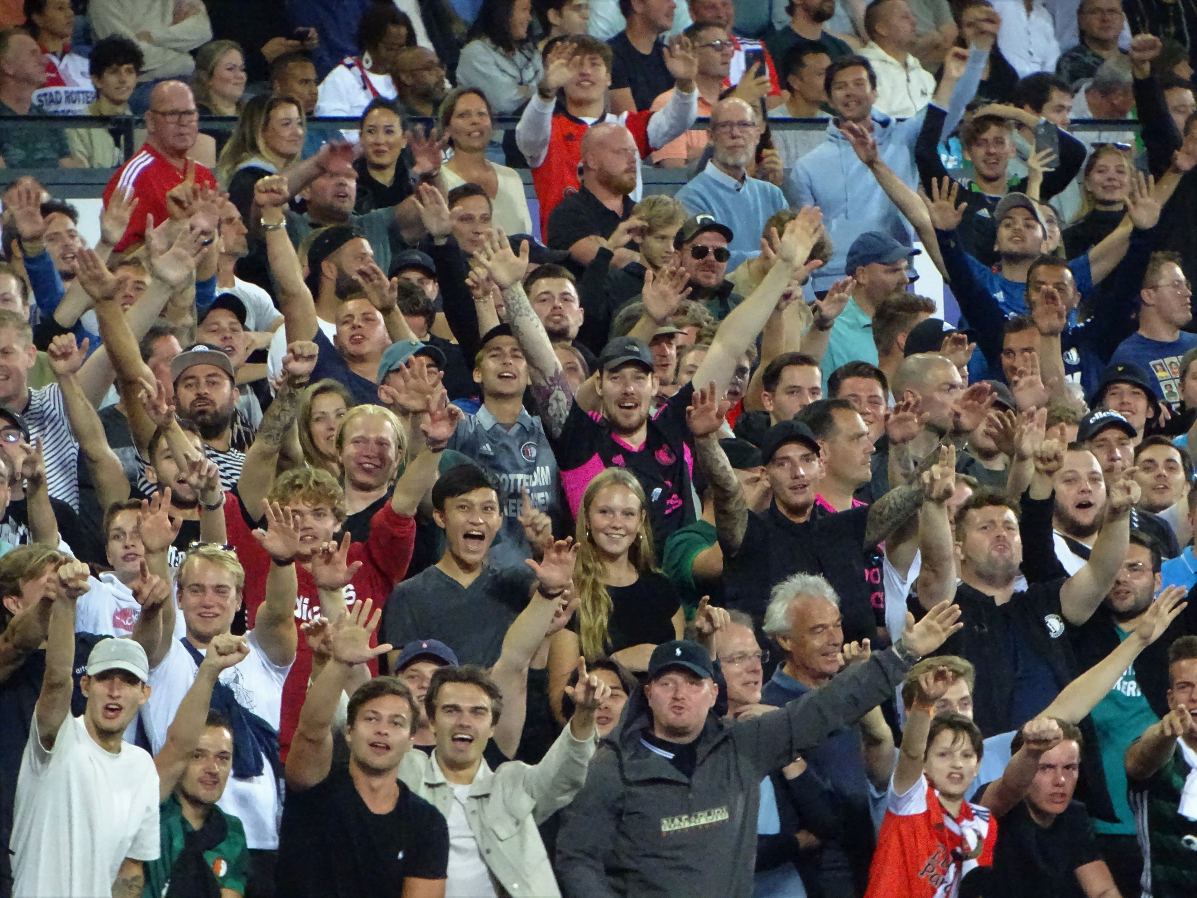 Nieuwe supporters-hit: 'Overal waar jij gaat...'