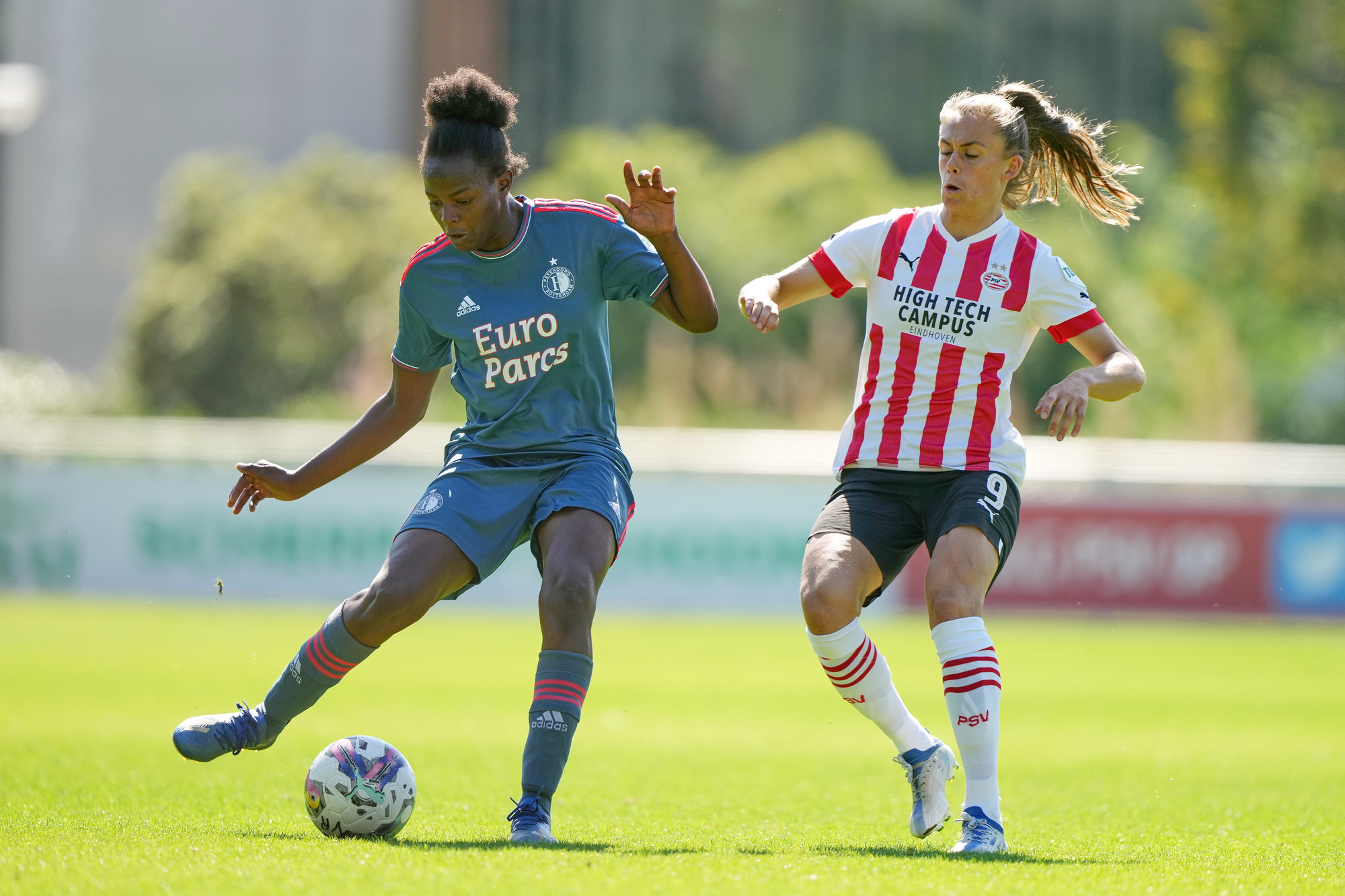 Feyenoord Vrouwen verslaat PSV in besloten oefenduel