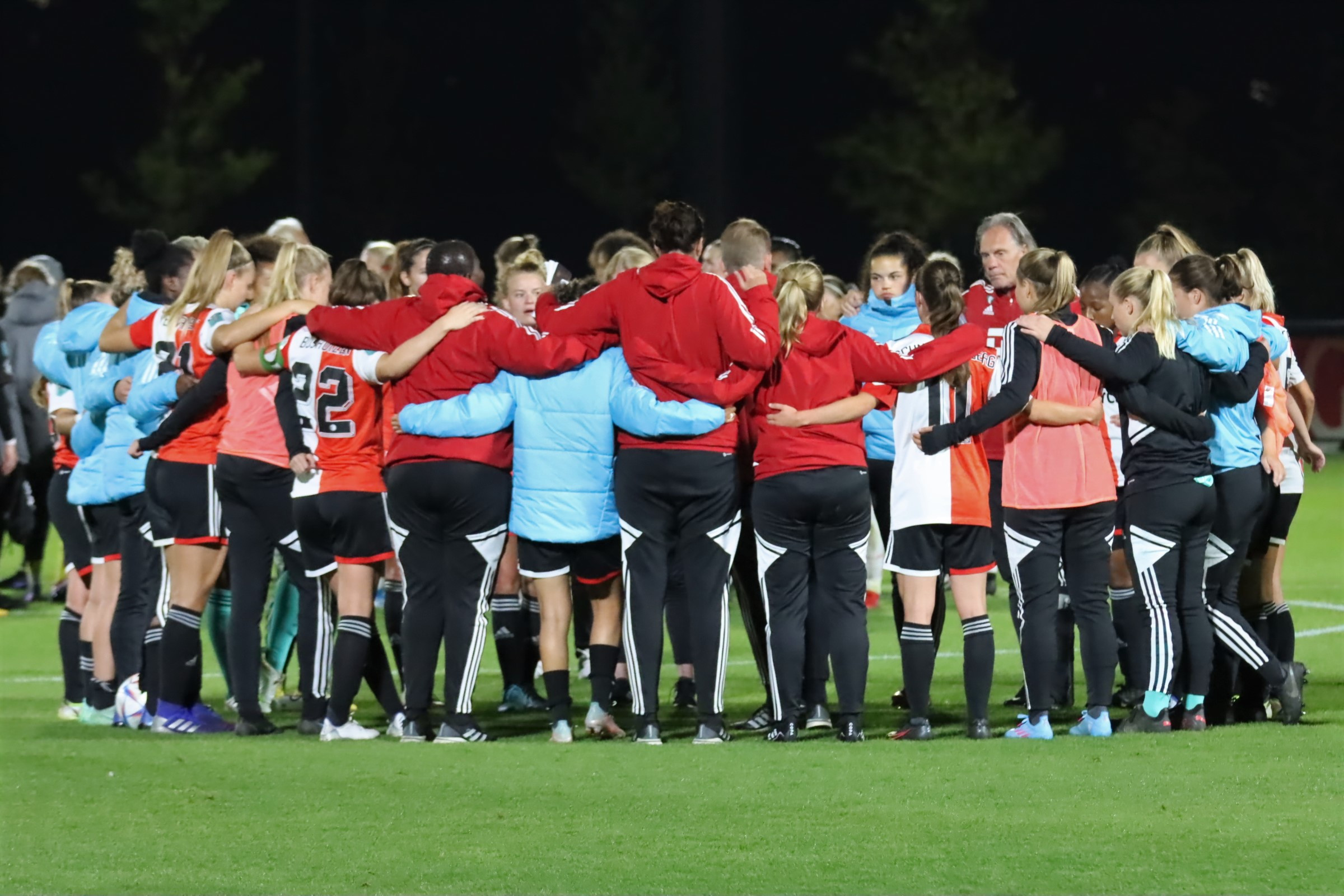 Aanvullende eisen KNVB blokkeert livestreams Feyenoord Vrouwen
