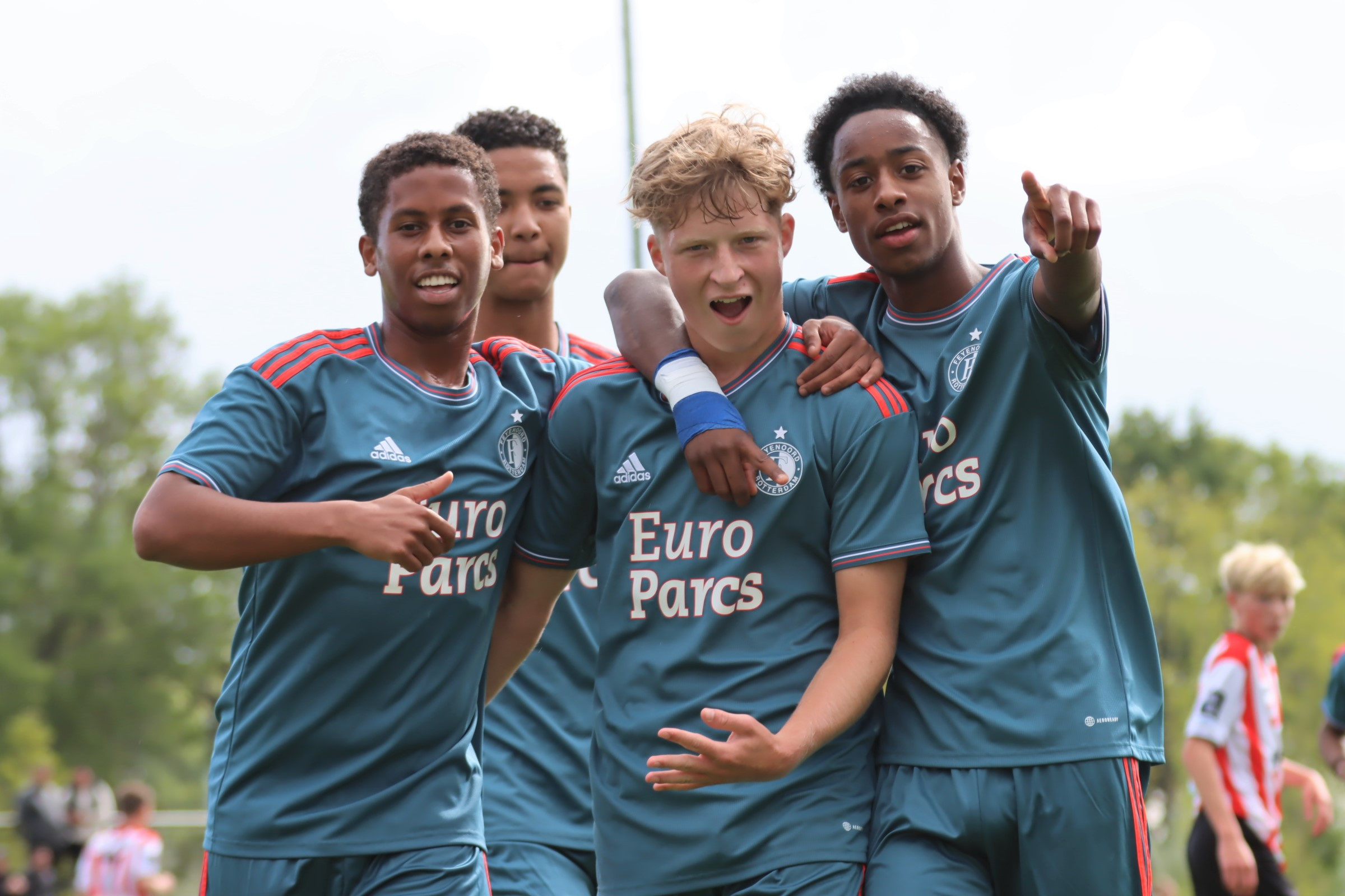 Feyenoord O17 wint met 11-0 van Hollandia O17