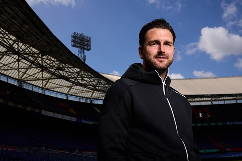 Contract Koen Stam opengebroken en verlengd