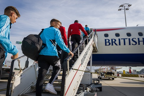 Feyenoord O21 aangekomen in Londen voor duel met Arsenal