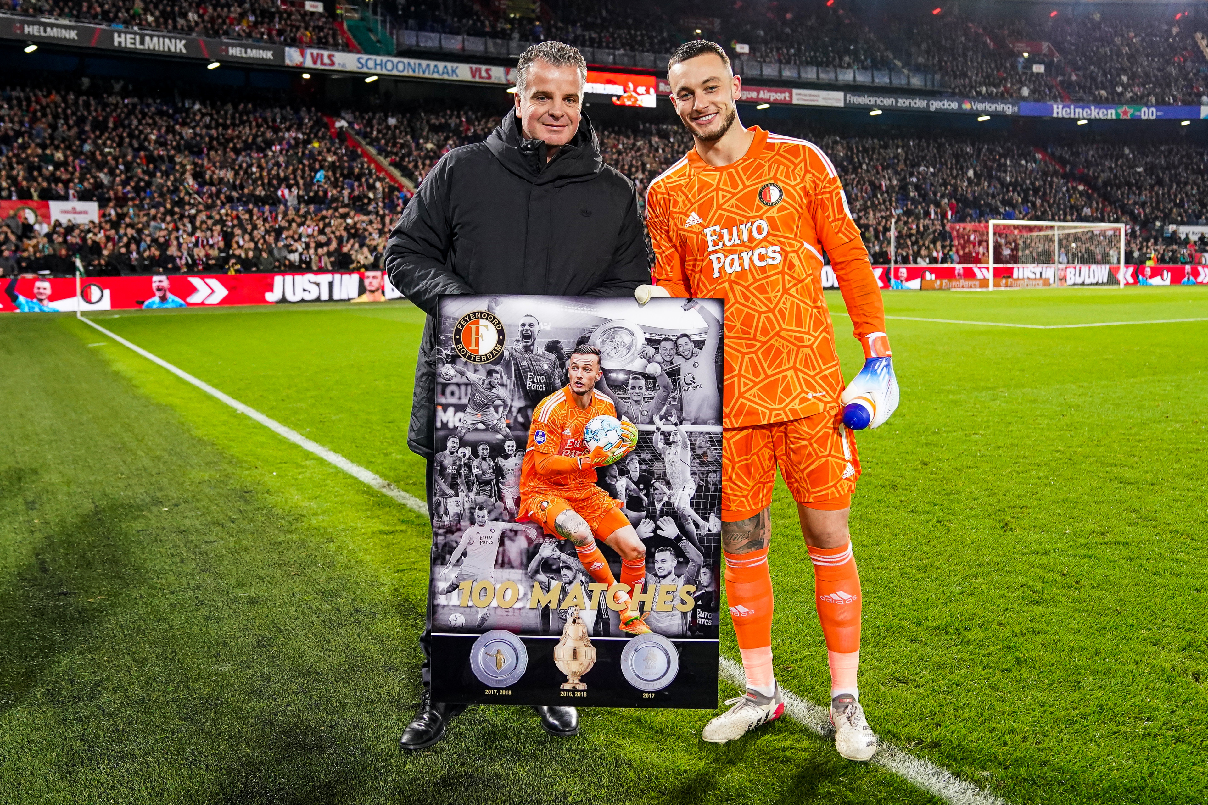 Bijlow geëerd voor 100 officiële duels in Feyenoord 1