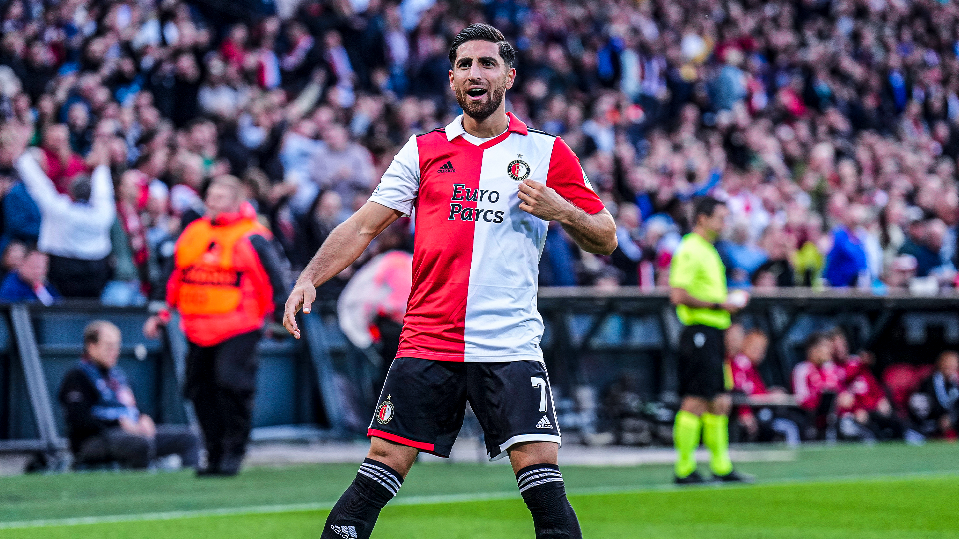 Jahanbakhsh trefzeker bij overwinning Iran