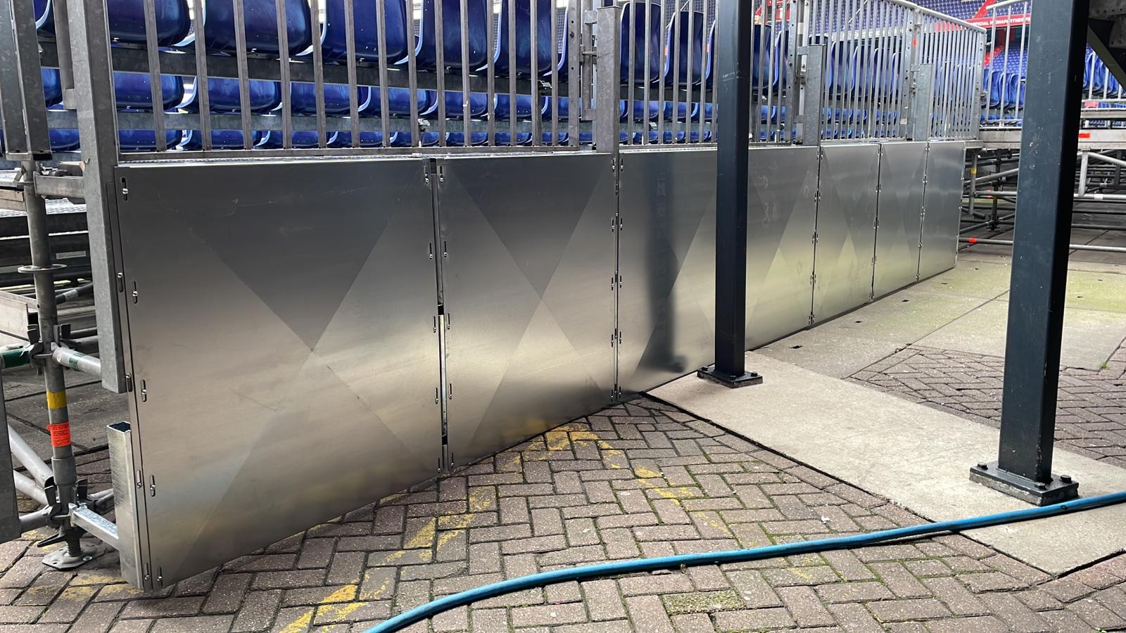 Parterrevakken in De Kuip dichtgezet