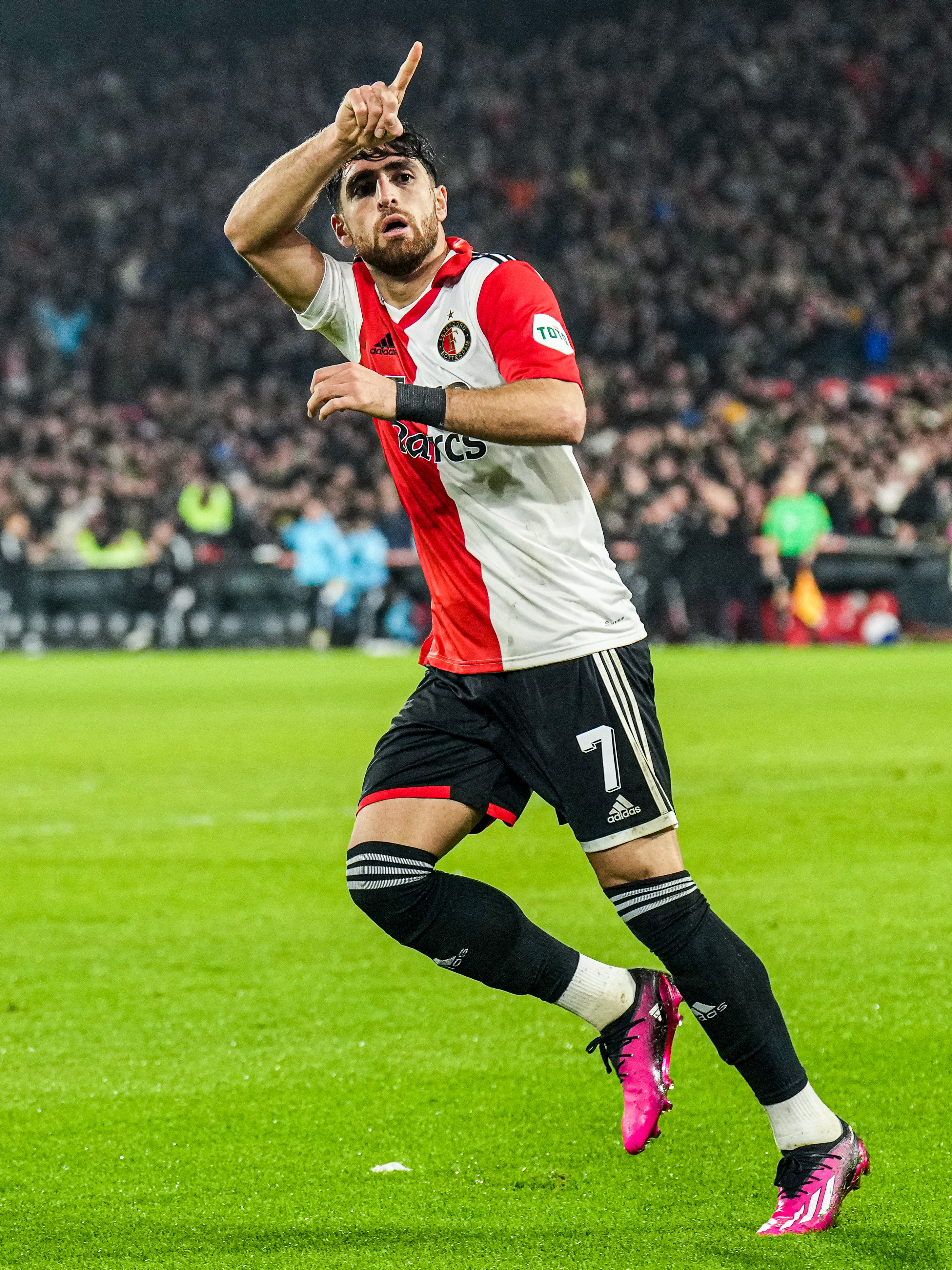 Jahanbakhsh: "Morgenavond winnen, en dan met vertrouwen naar Ajax toe"