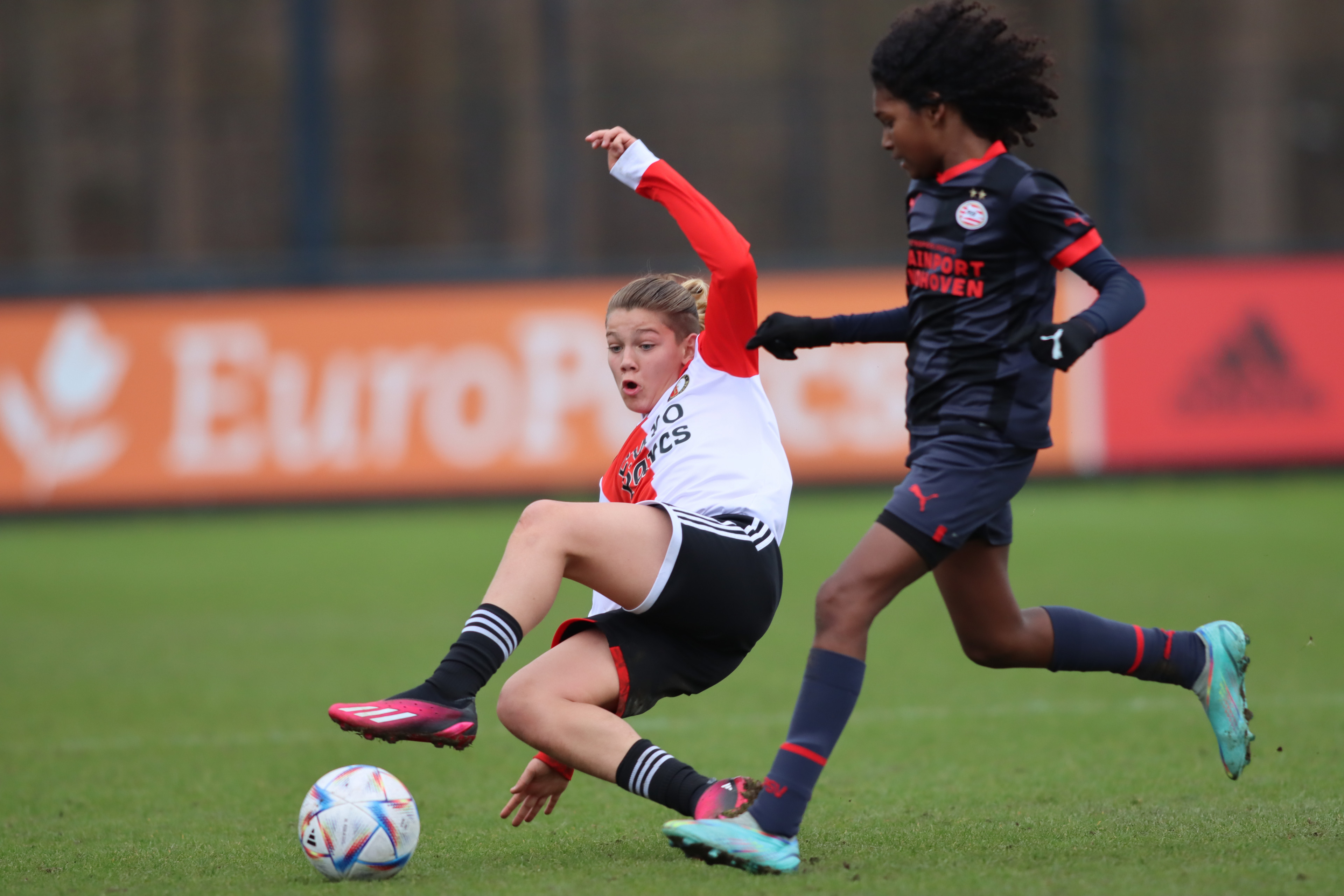 Feyenoord O13 speelt gelijk tegen PSV Eindhoven O13 (2-2)