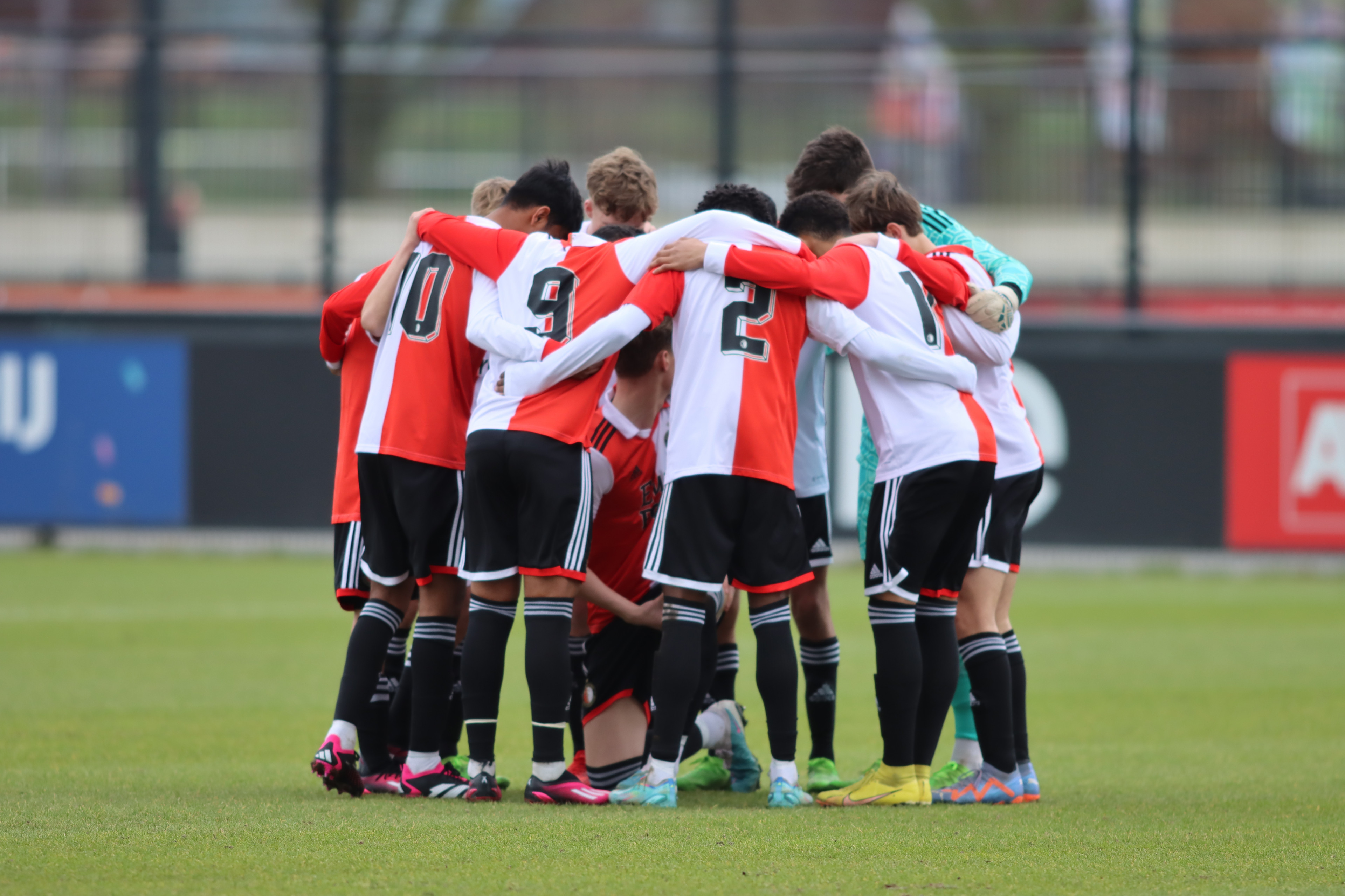 [LIVESTREAM 12:00] Ajax O17 - Feyenoord O17