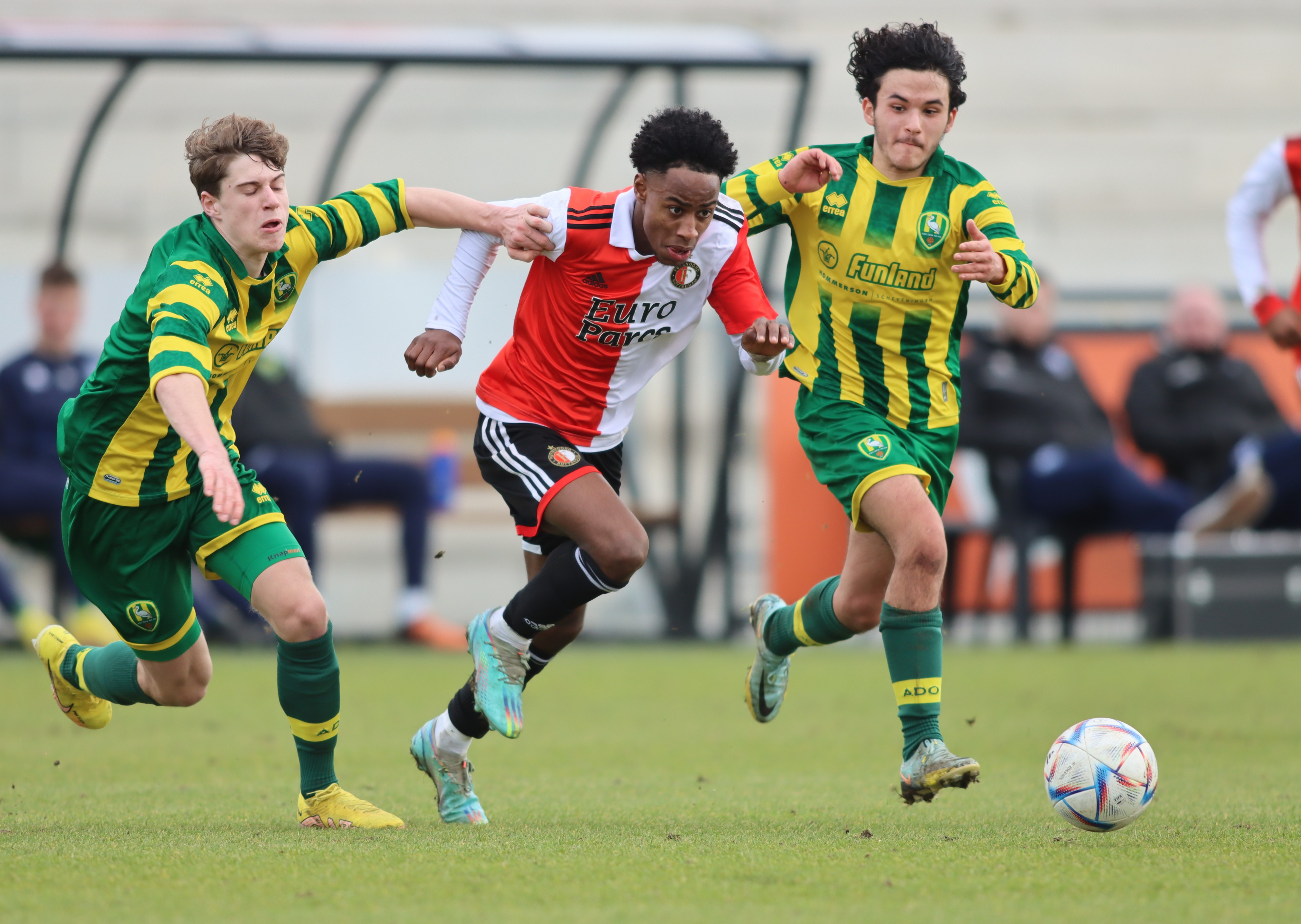 Feyenoord O17 boekt een ruime overwinning op ADO Den Haag 017 (6-0)