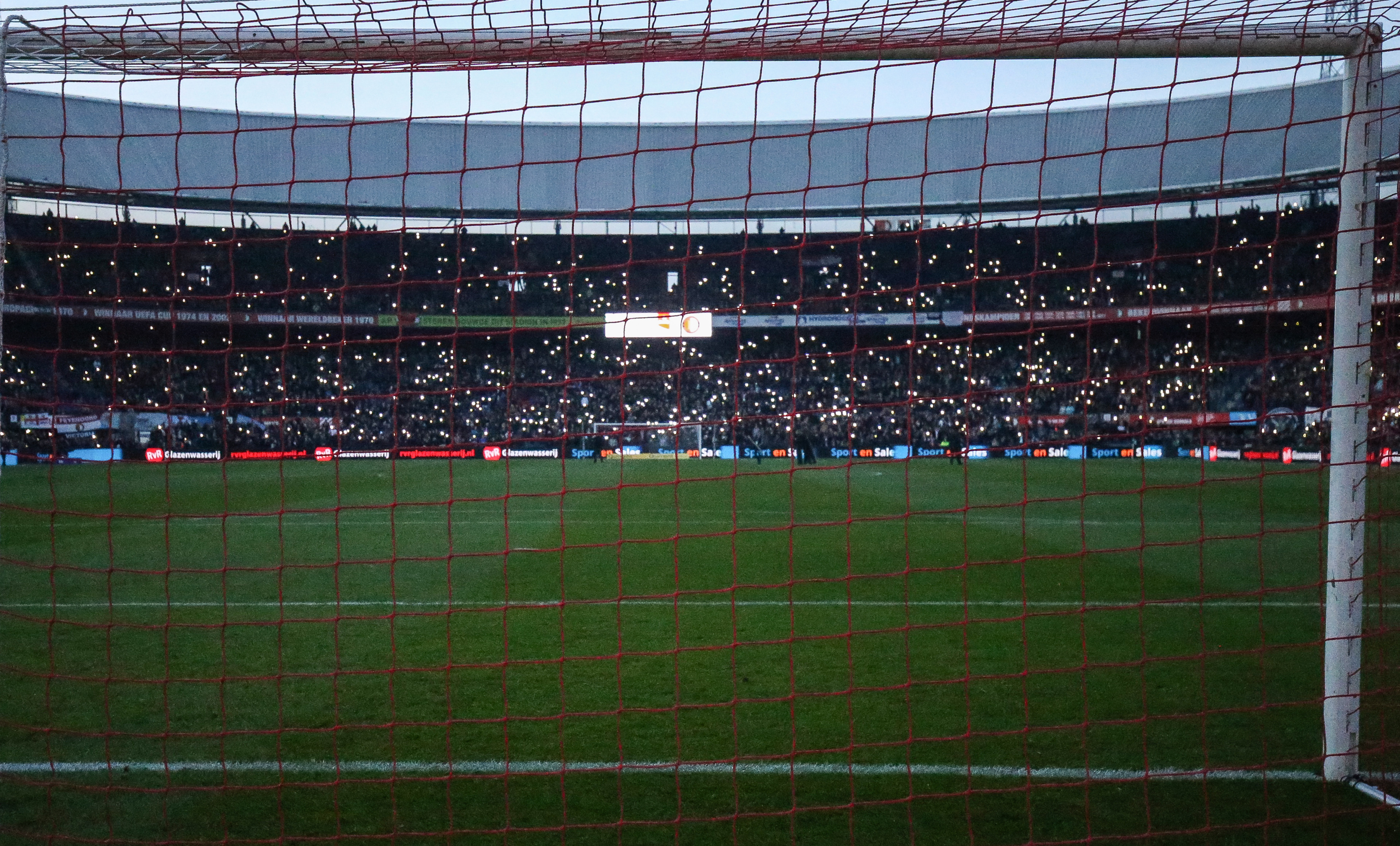 Volle Kuip klapt in 12e minuut voor Thijs Slegers