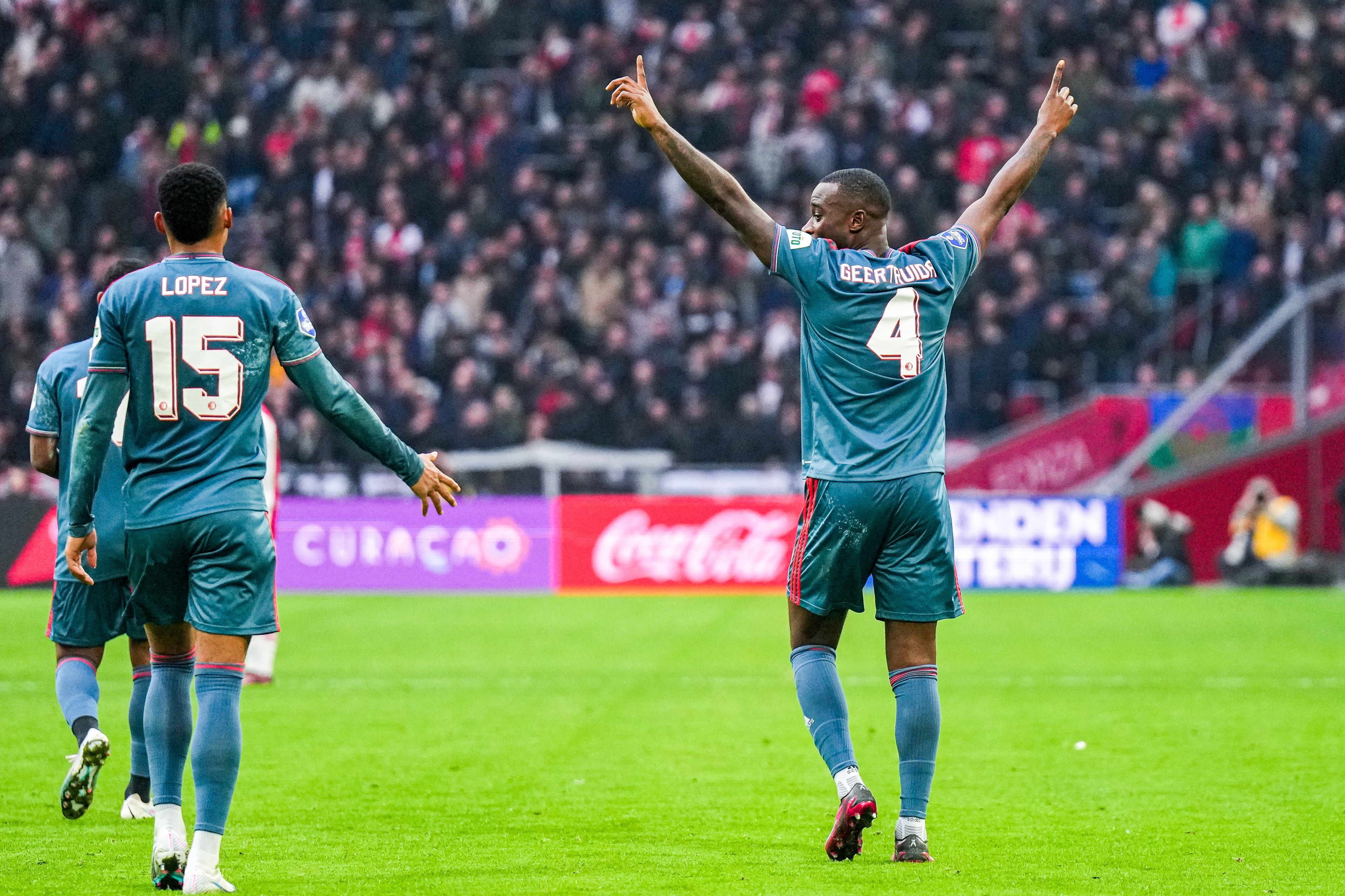 El Ahmadi over gevoelige Ajax-interesse in Geertruida: "Dat gaat net een stapje te ver"