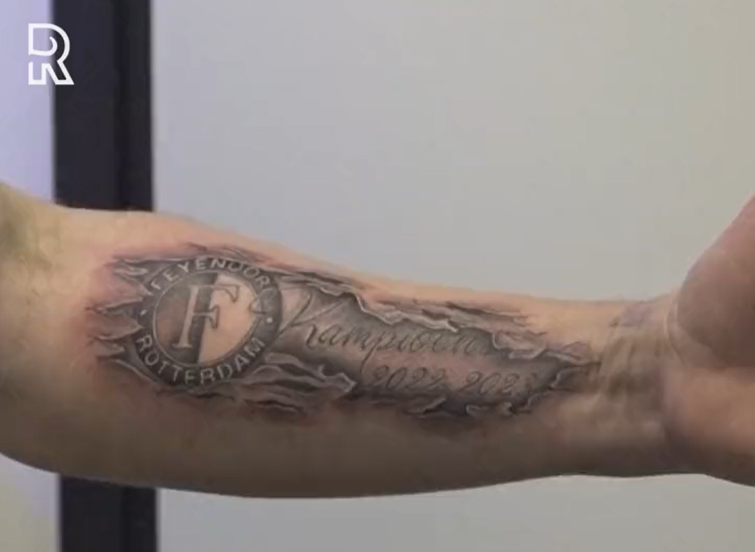 Eerste tattoo 'Feyenoord kampioen 2022-2023' gezet