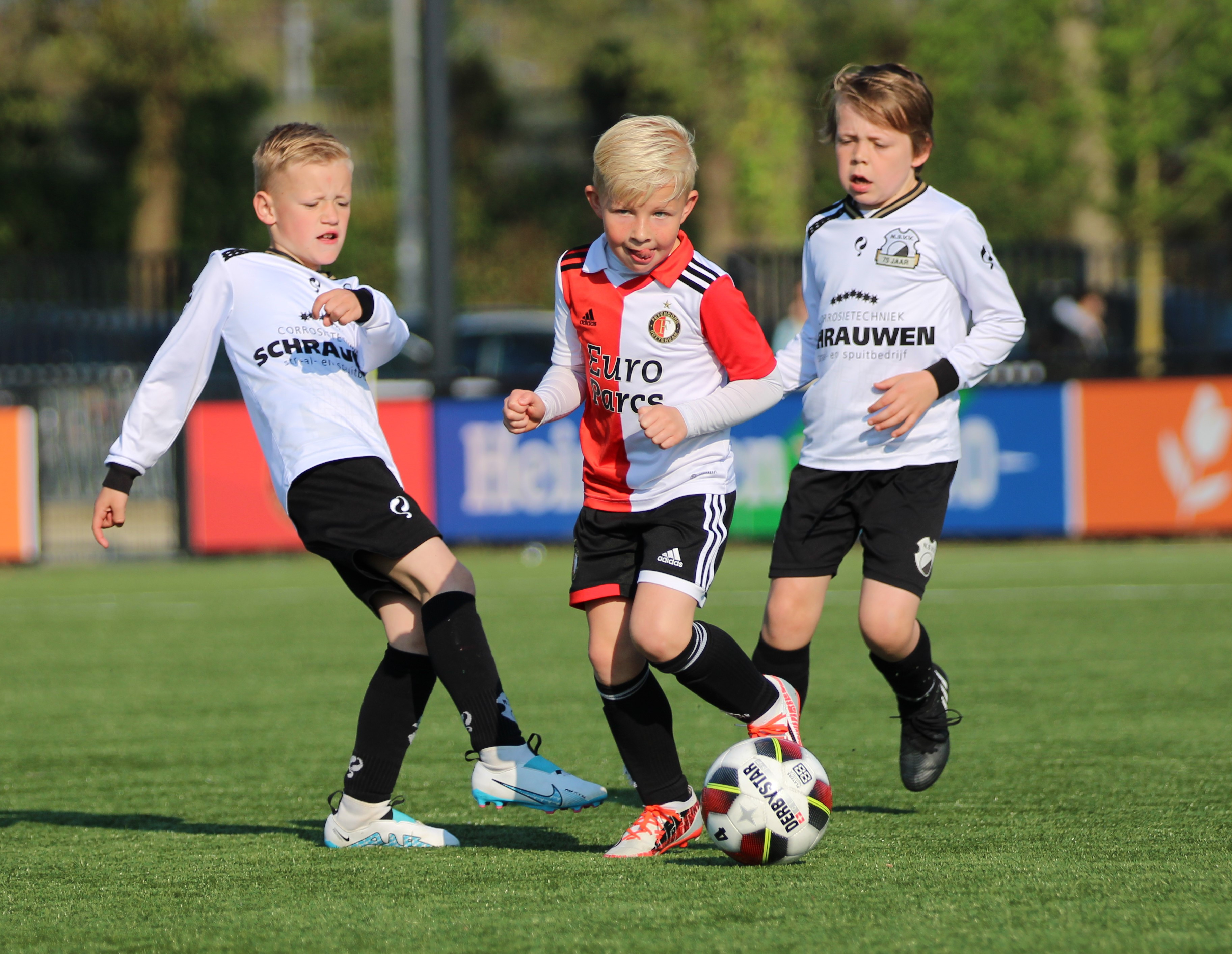 Zonnige ochtend op Varkenoord voor jeugdteams tegen Sparta, NSVV en Berkel