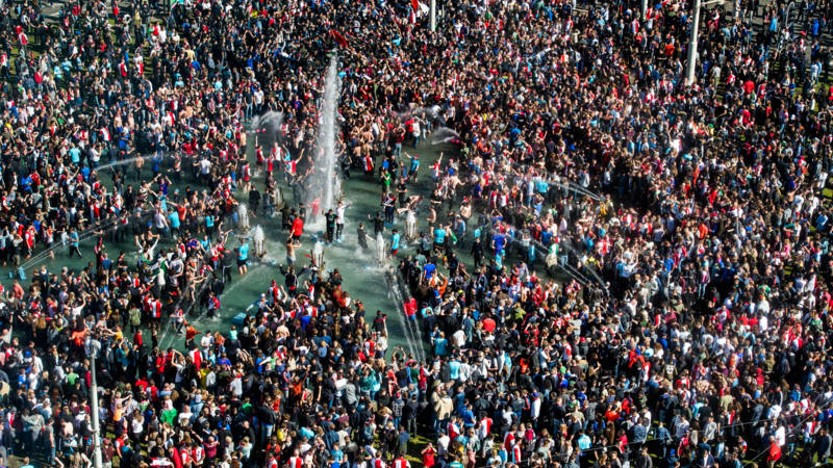 Hofplein traditie: "Die nacht gingen supporters de fontein in. Daar is het begonnen"