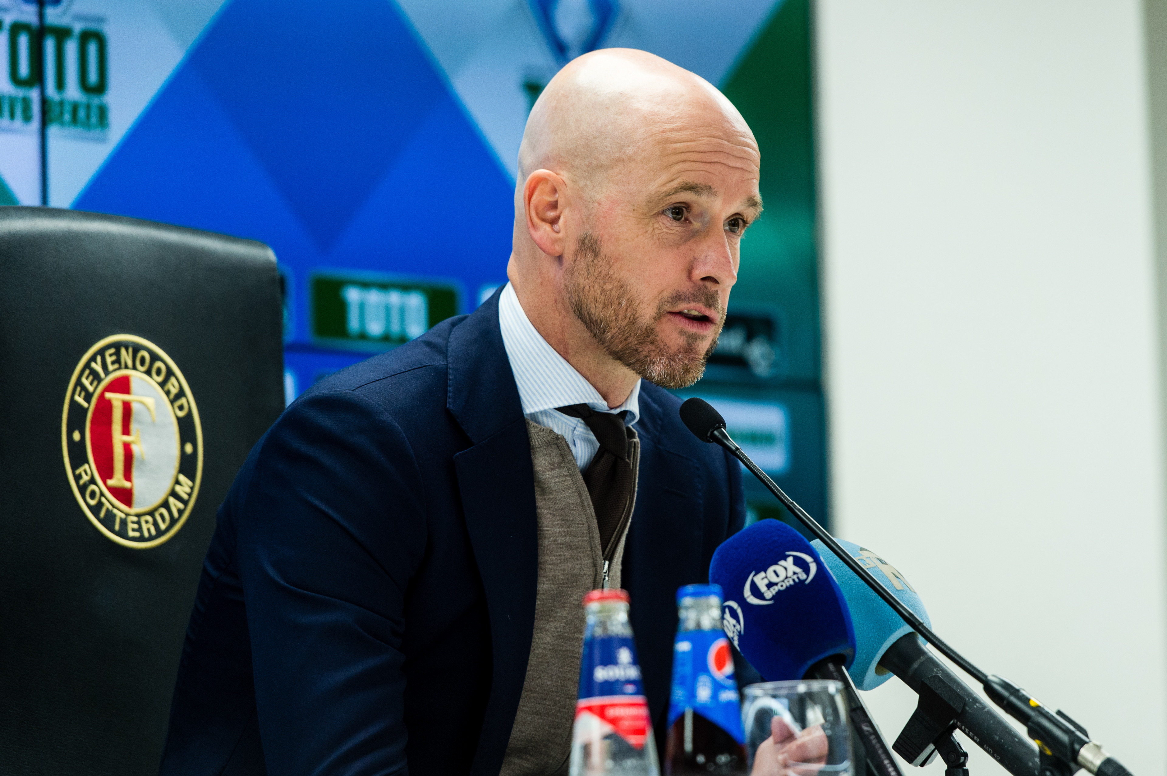 Ten Hag haalt stevig uit naar KNVB en Feyenoord-publiek: "Het wordt maar gewoon gedoogd"