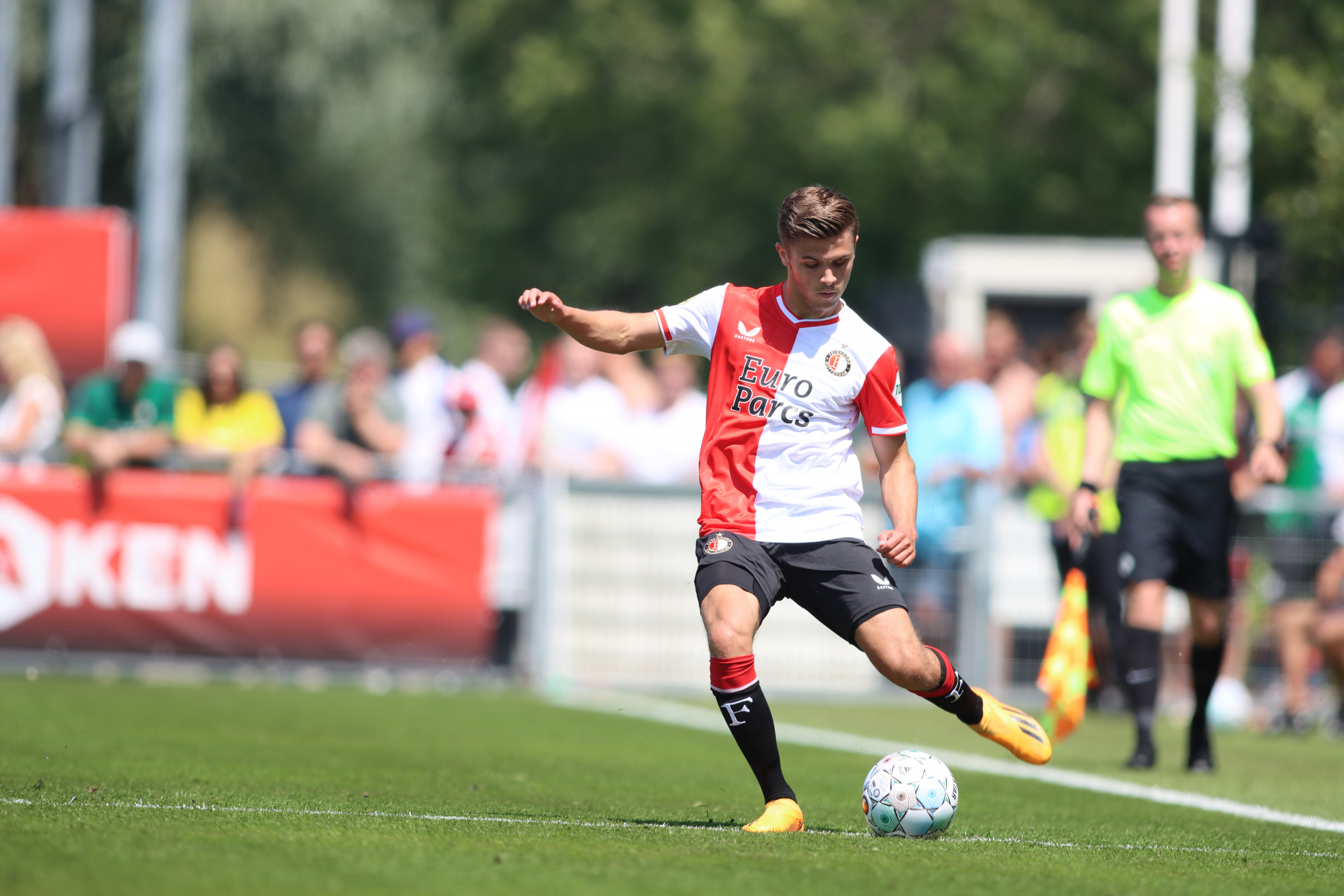 Feyenoord O21 wint van PEC Zwolle O21 op Varkenoord