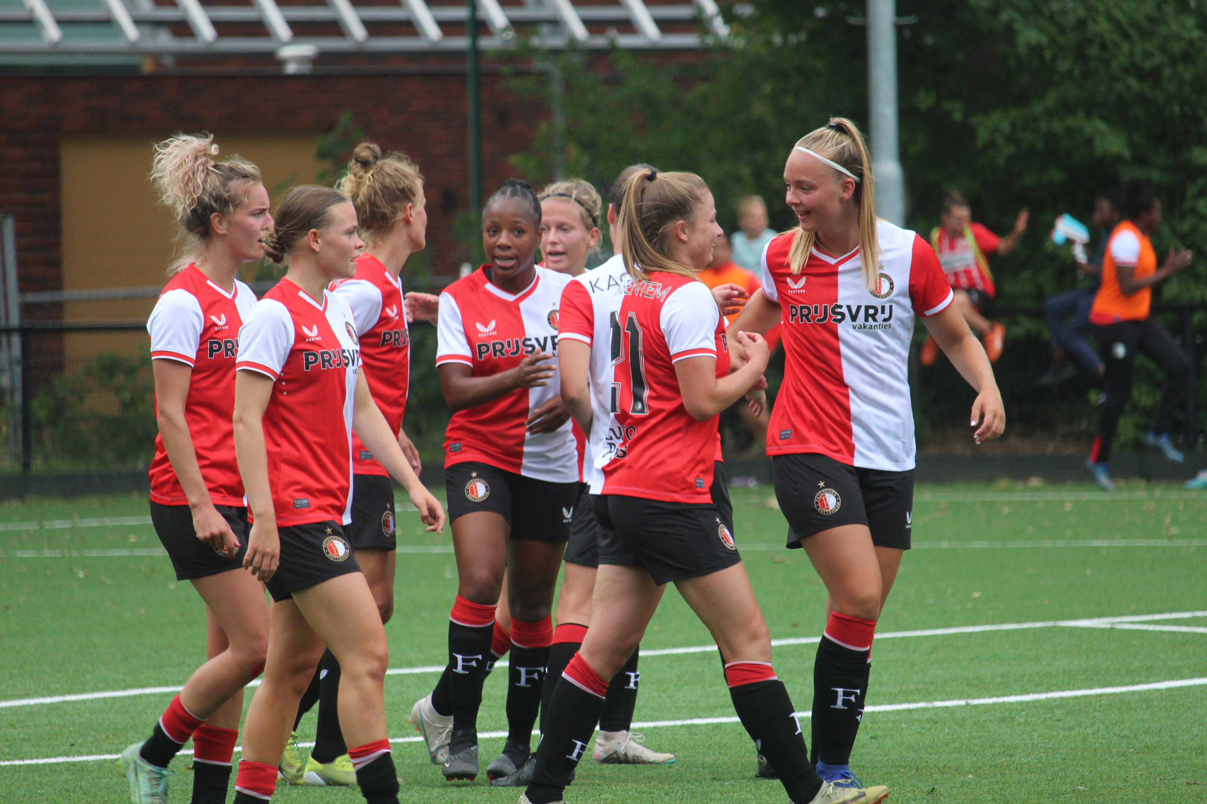 Kaartverkoop openingsduel Feyenoord V1 in Utrecht van start