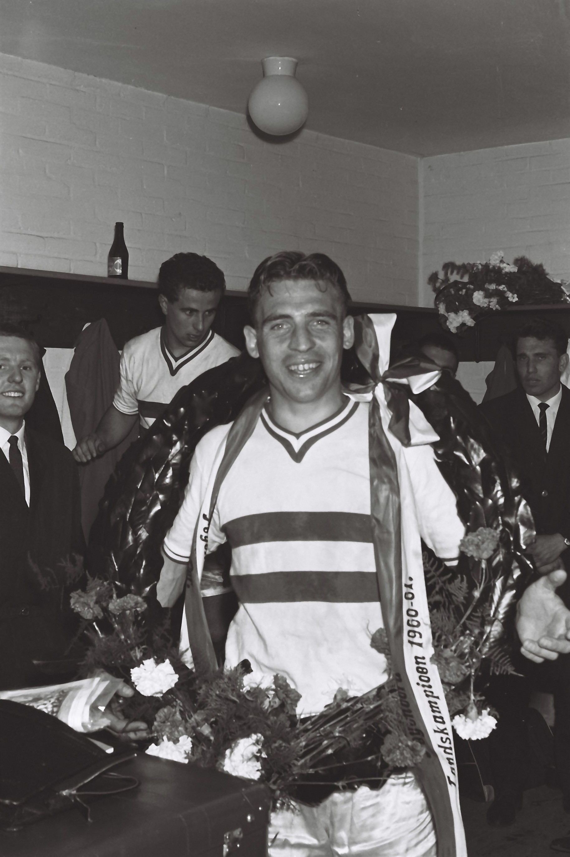 61020-1961-05-28-feye-rapid-jc-2-1-kampioen-11