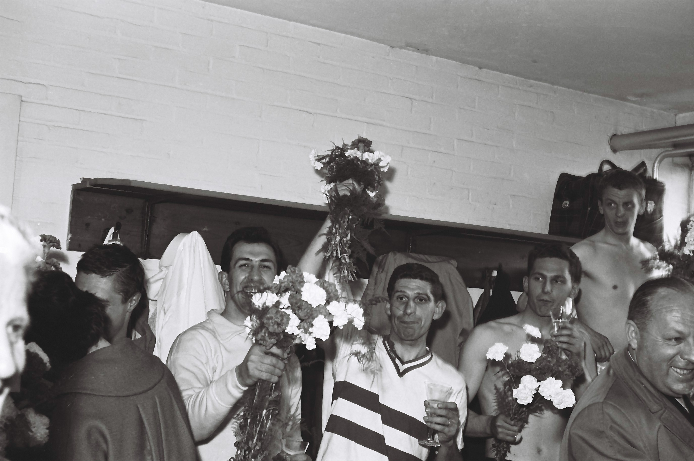 61020-1961-05-28-feye-rapid-jc-2-1-kampioen-14