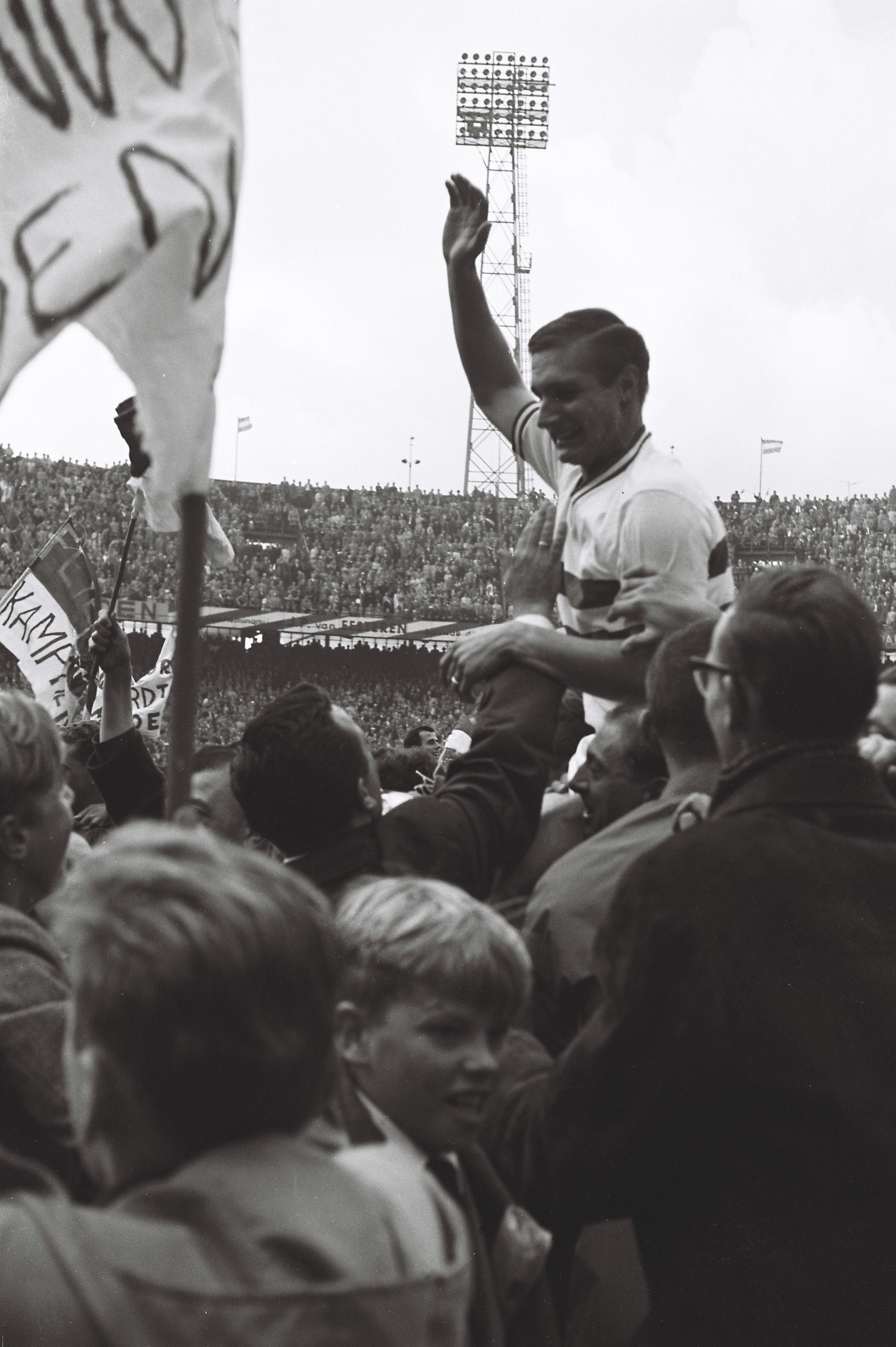 61020-1961-05-28-feye-rapid-jc-2-1-kampioen-20