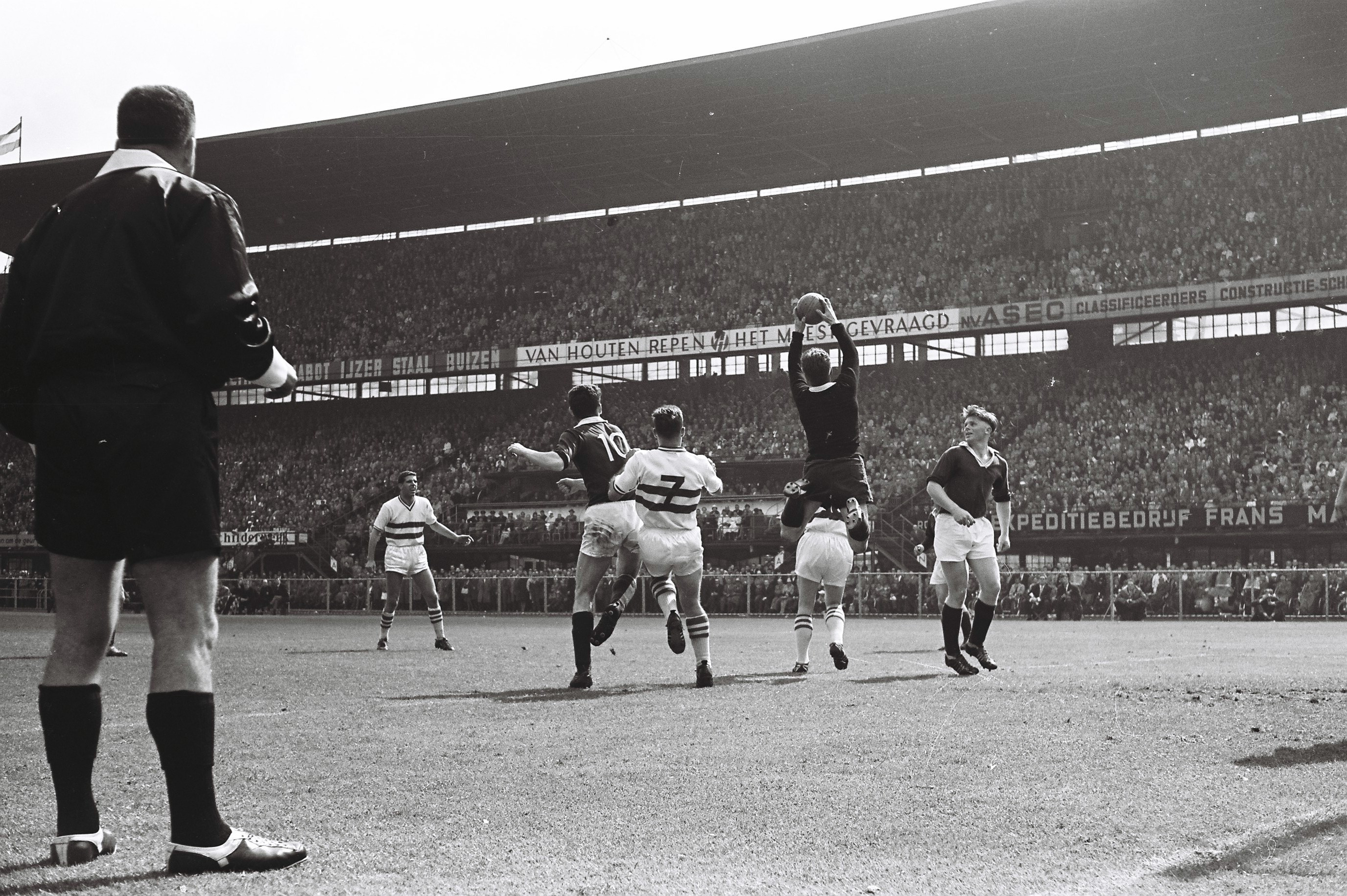 61020-1961-05-28-feye-rapid-jc-2-1-kampioen-3