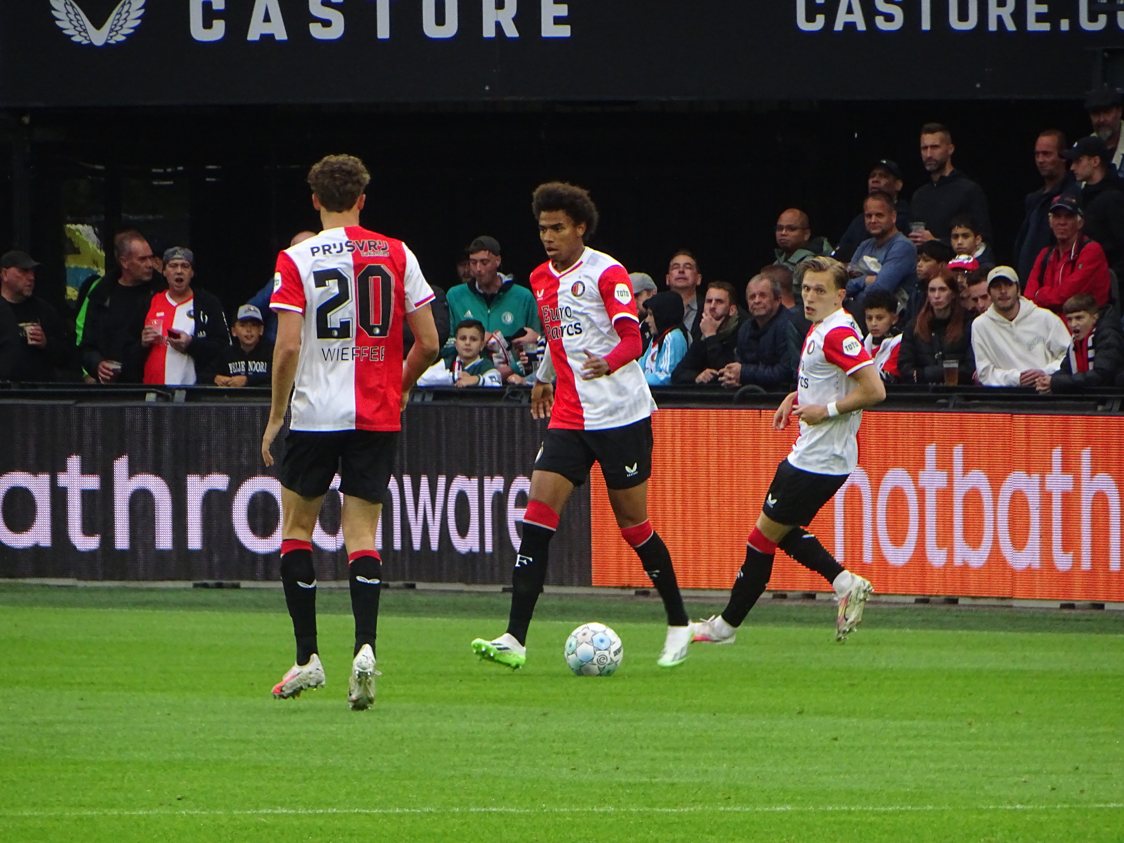 feyenoord-villareal-1-1-jim-breeman-sports-photography-14