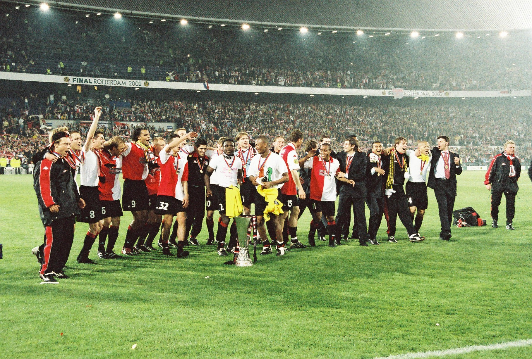 uefa-cup-2001-2002-2002-05-08-feyenoord-borussia-dortmund-3-2-pb-8
