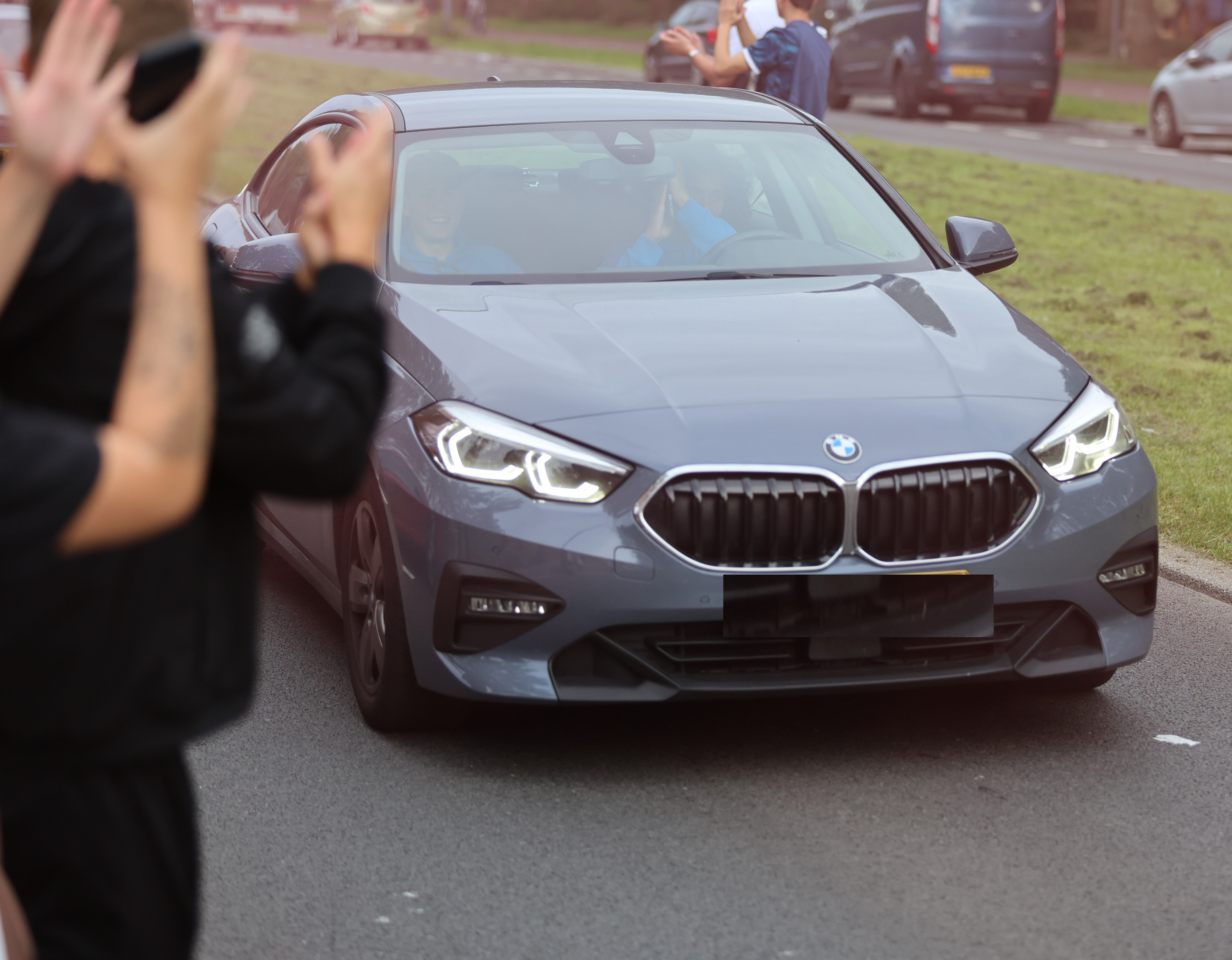 busaankomst-na-0-4-overwinning-klassieker-jim-breeman-sports-photography-10