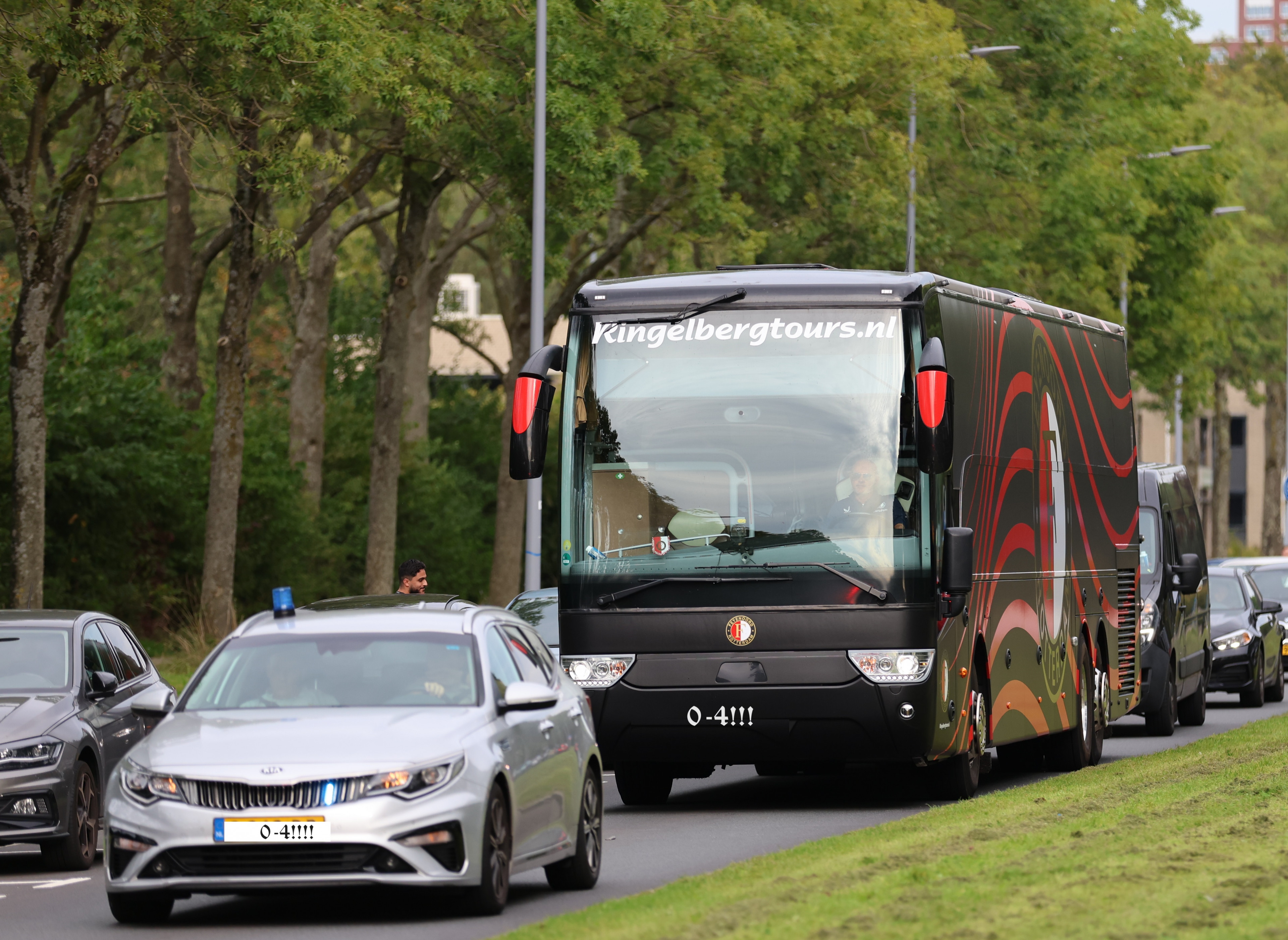 busaankomst-na-0-4-overwinning-klassieker-jim-breeman-sports-photography-3