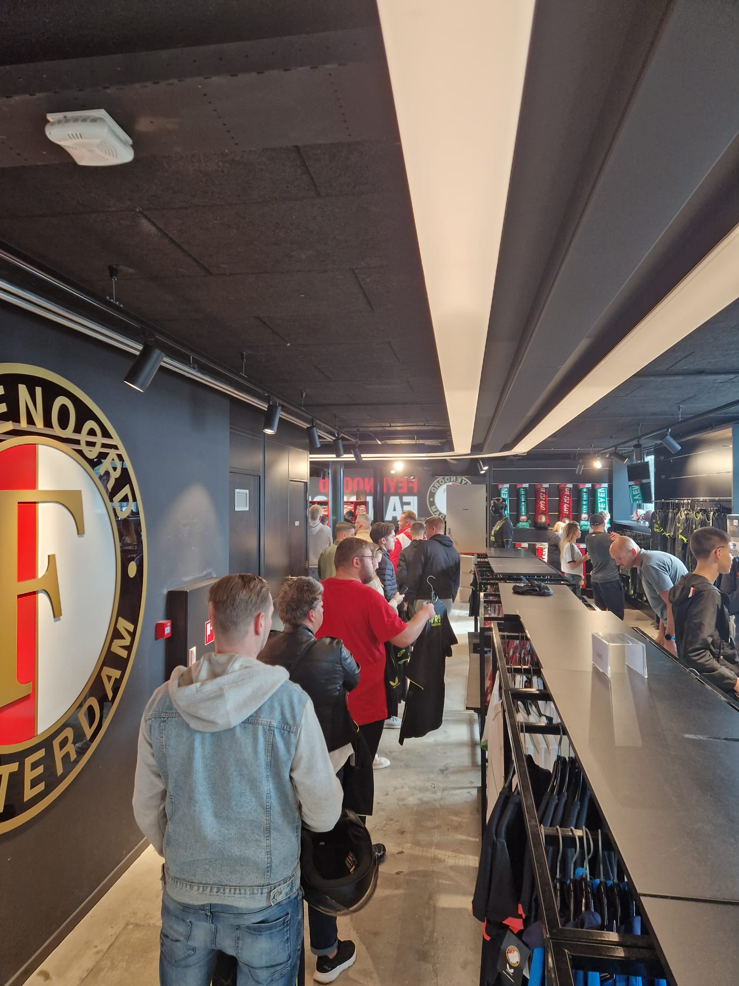 Feyenoord pakt uit met Black Friday-kortingen in de fanshop