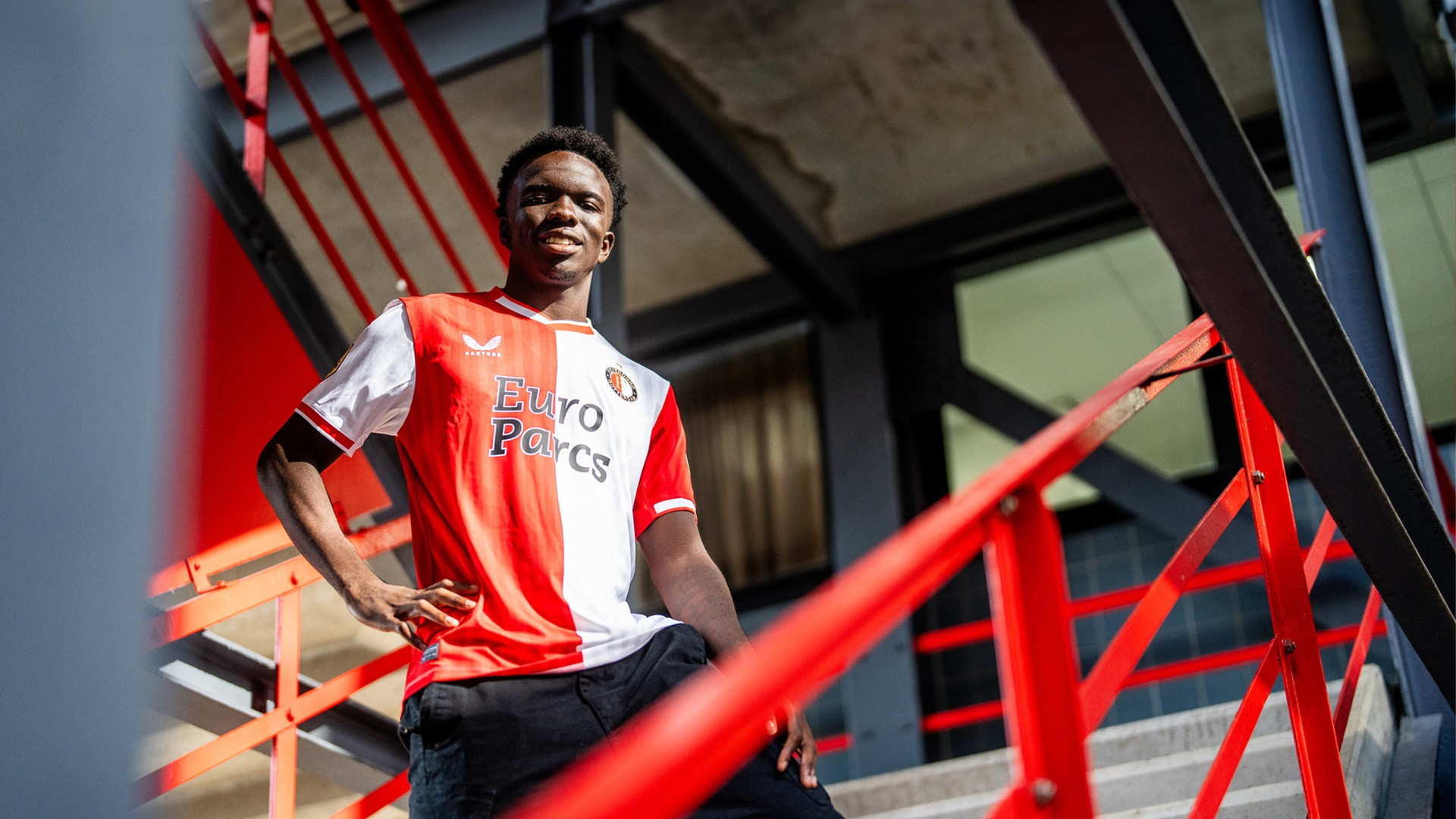 Feyenoord verhuurt Osundina aan Dordrecht