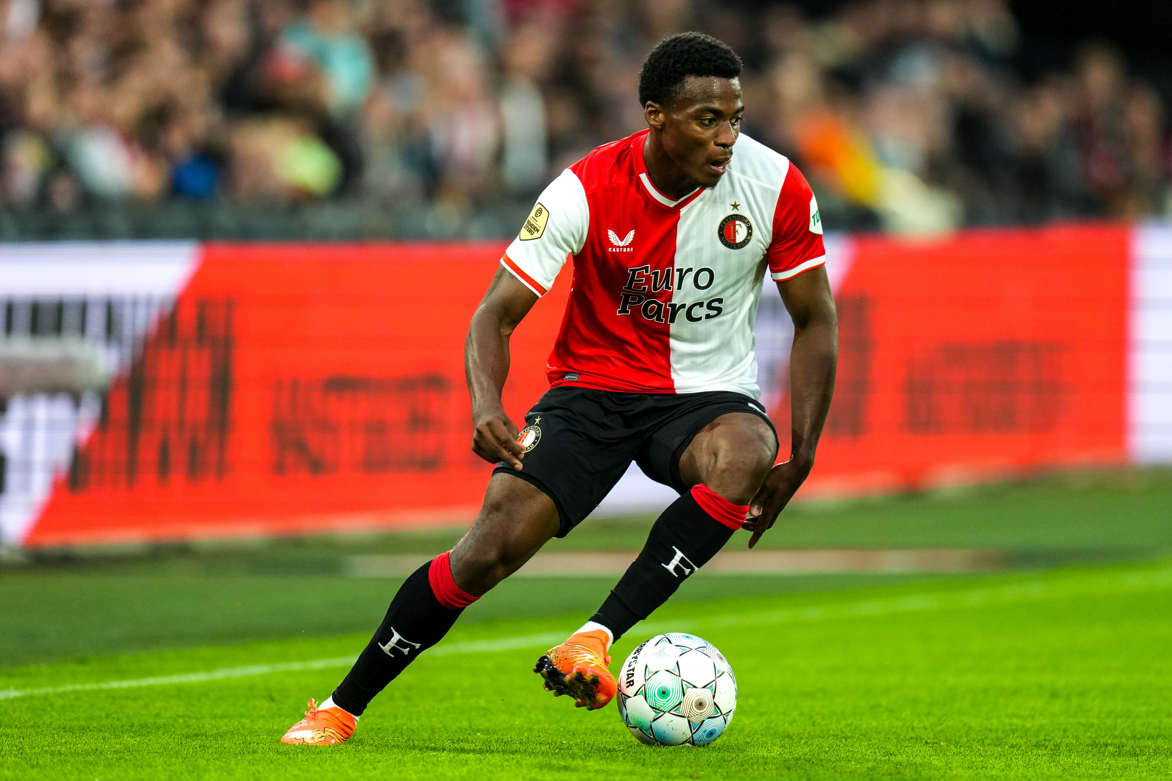 Dilrosun goud waard voor Feyenoord in gewonnen oefenduel