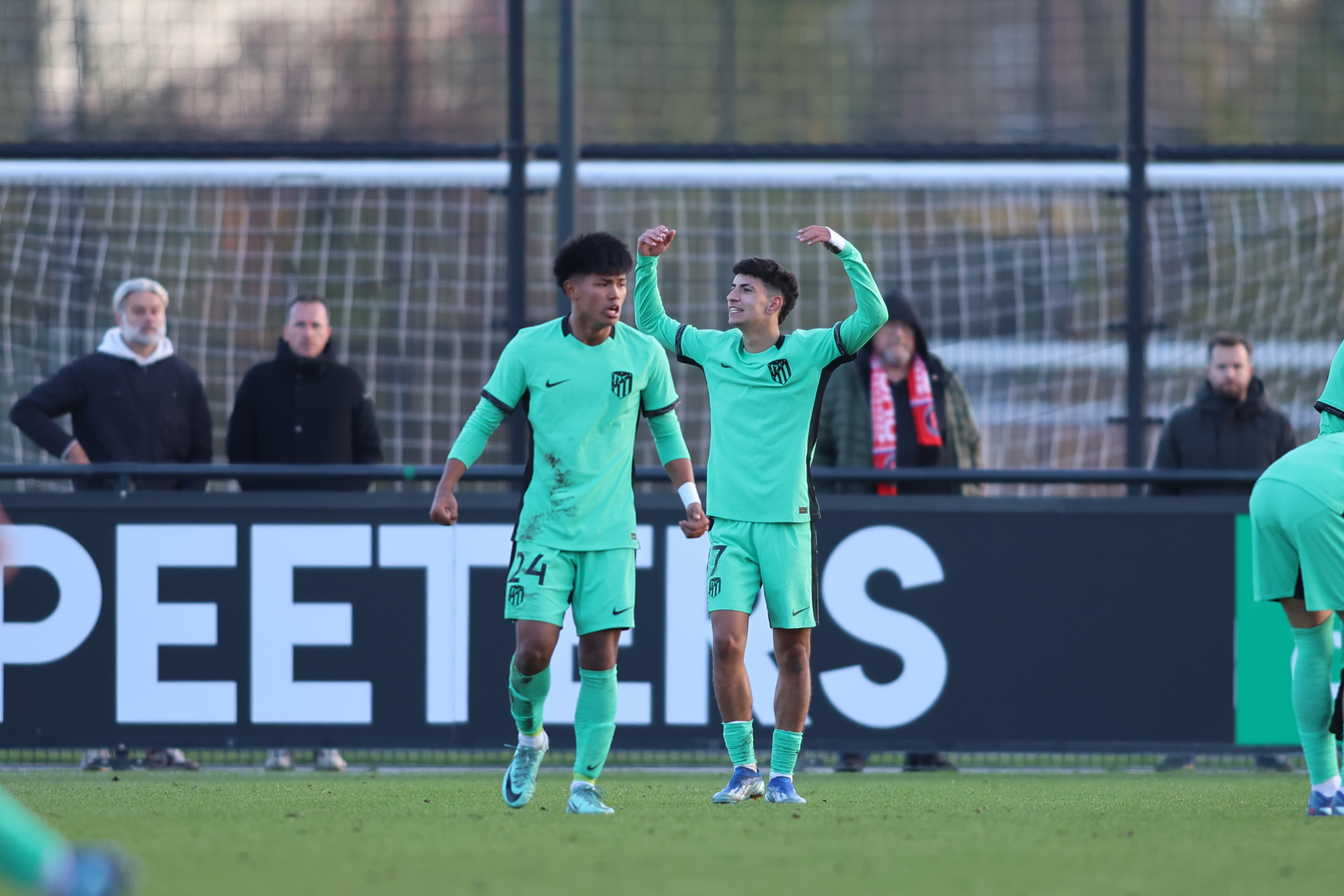 feyenoord-o19-atletico-madrid-o19-0-1-jim-breeman-sports-photography-138