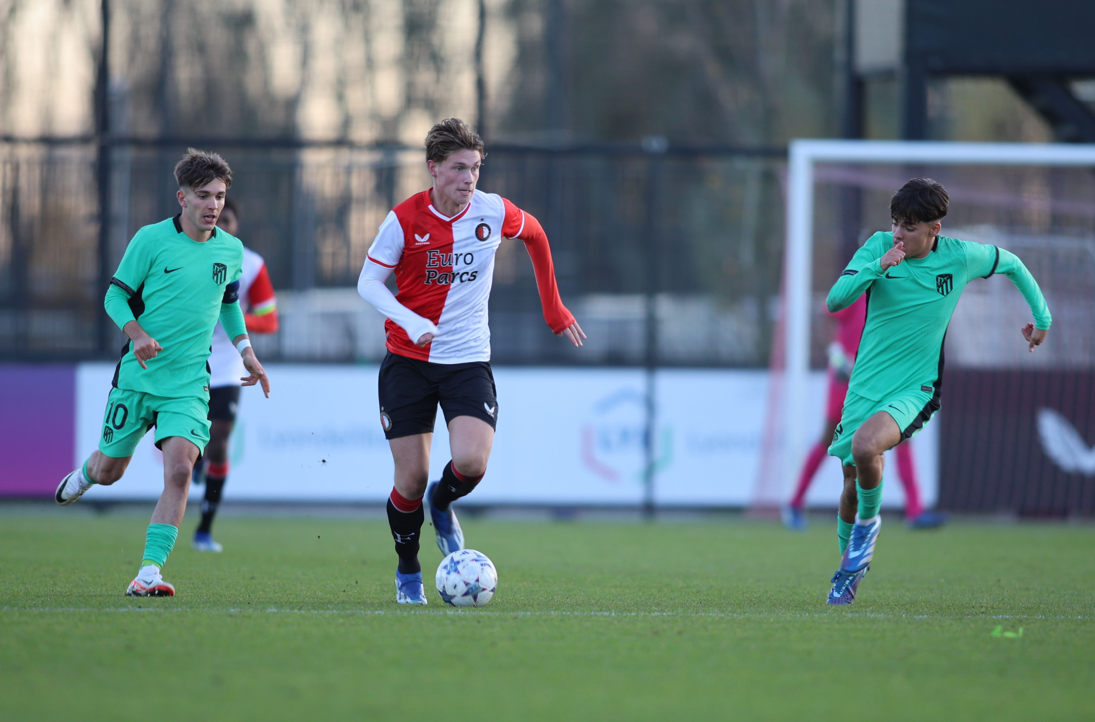 'Slot neemt talenten Kraaijeveld en Read mee op trainingskamp'