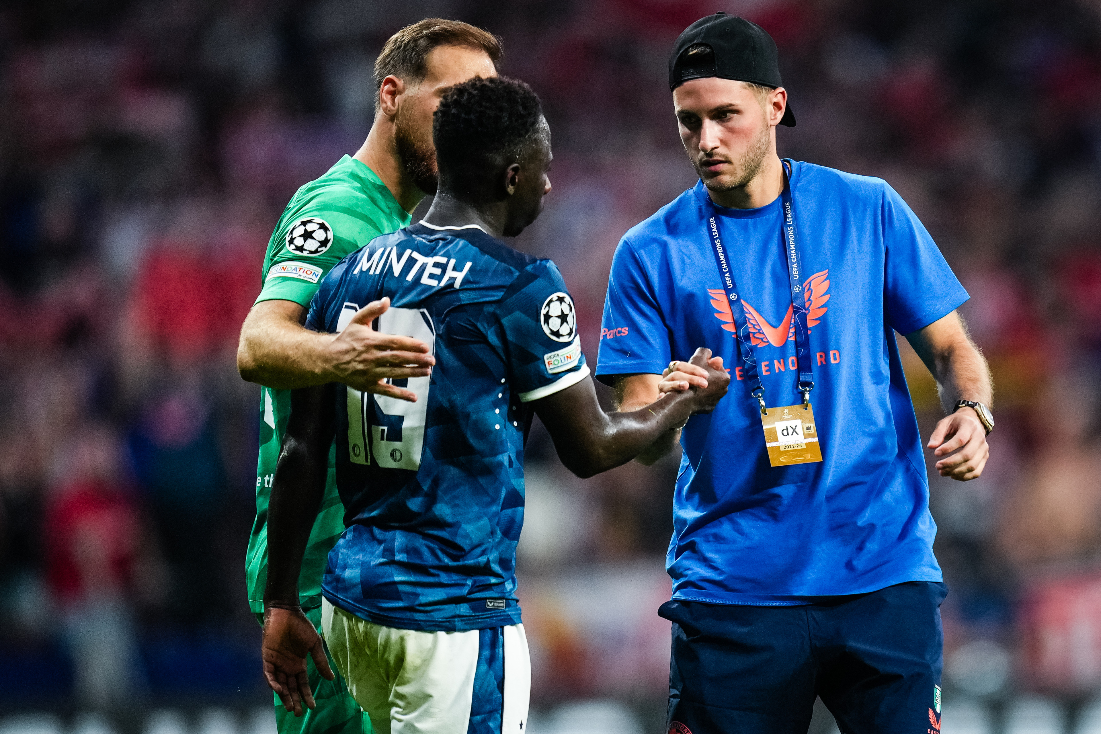 Minteh blij in Rotterdam: "De coaches en spelers proberen me veel te helpen"