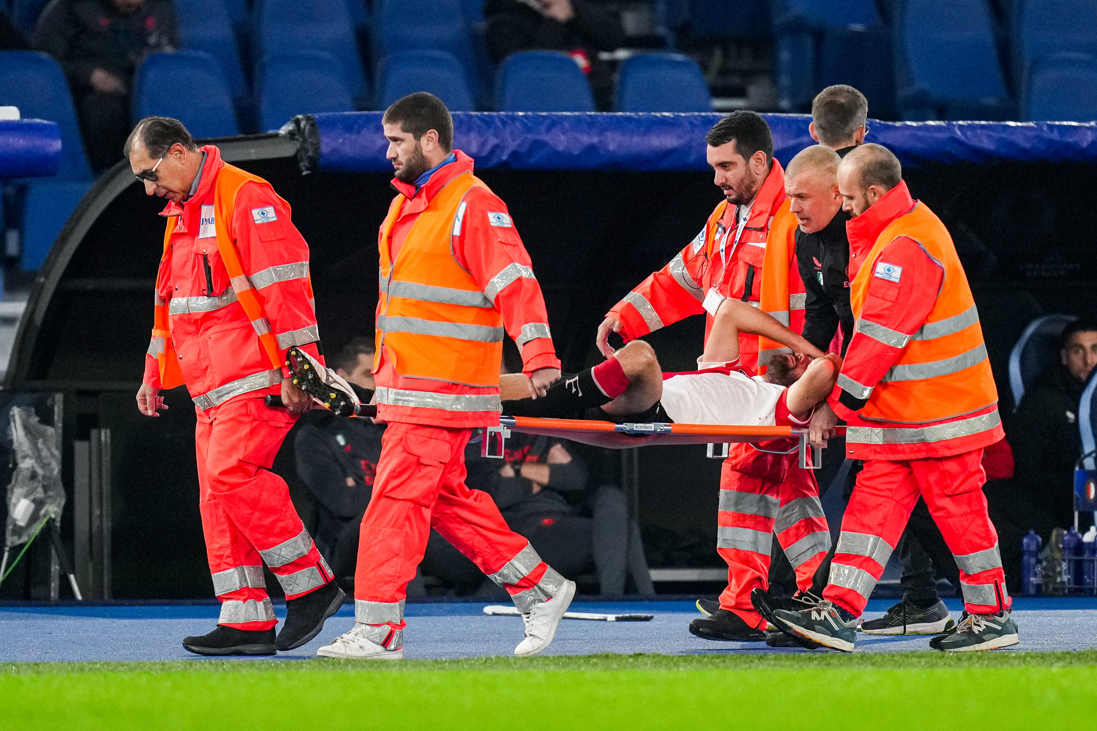 Nieuwkoop weer terug: "Hechtingen zijn er vandaag uit gegaan"