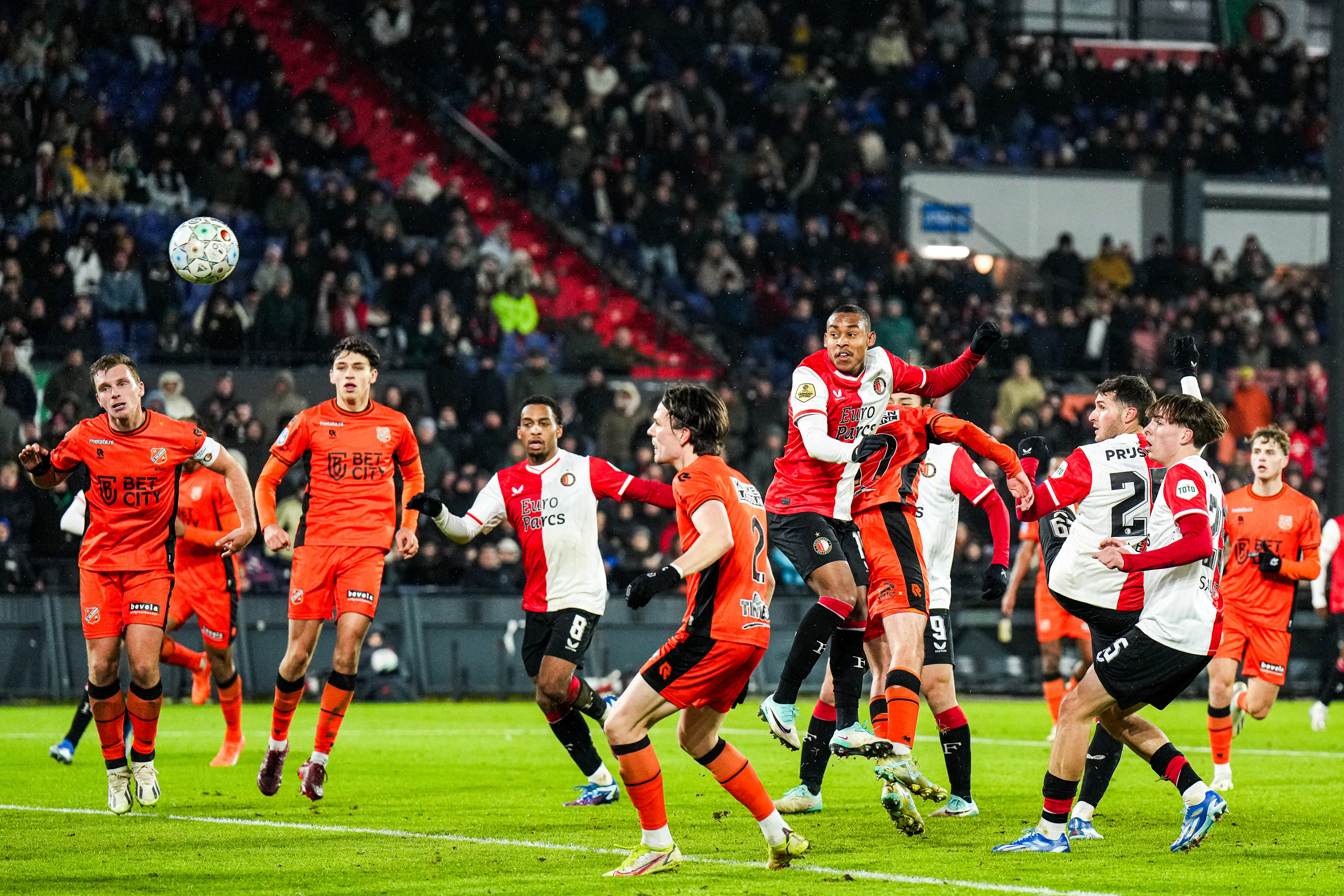 Beoordeel de spelers voor de wedstrijd Feyenoord - FC Volendam (3-1)