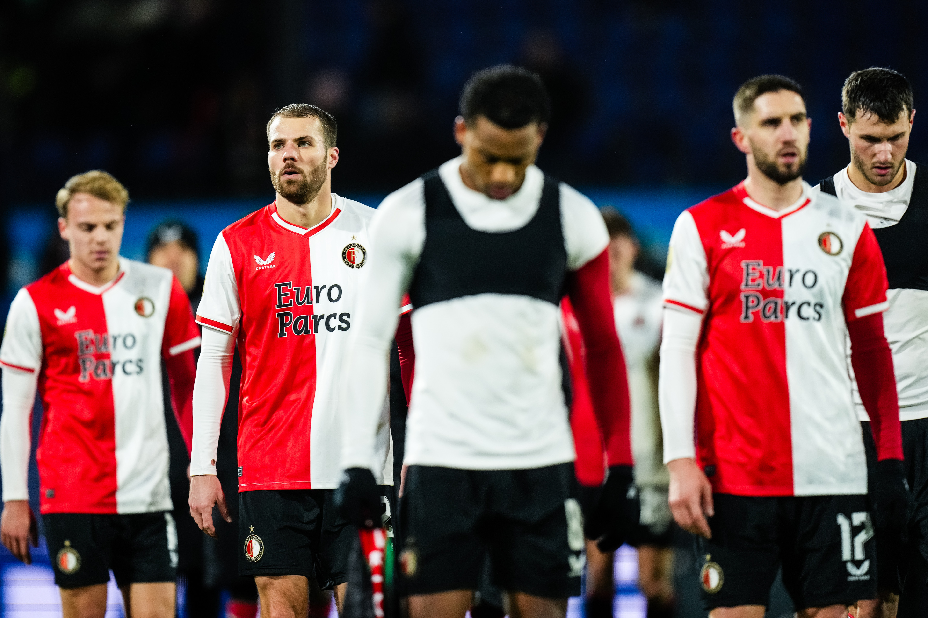 Stand • FC Twente voert druk op richting Feyenoord