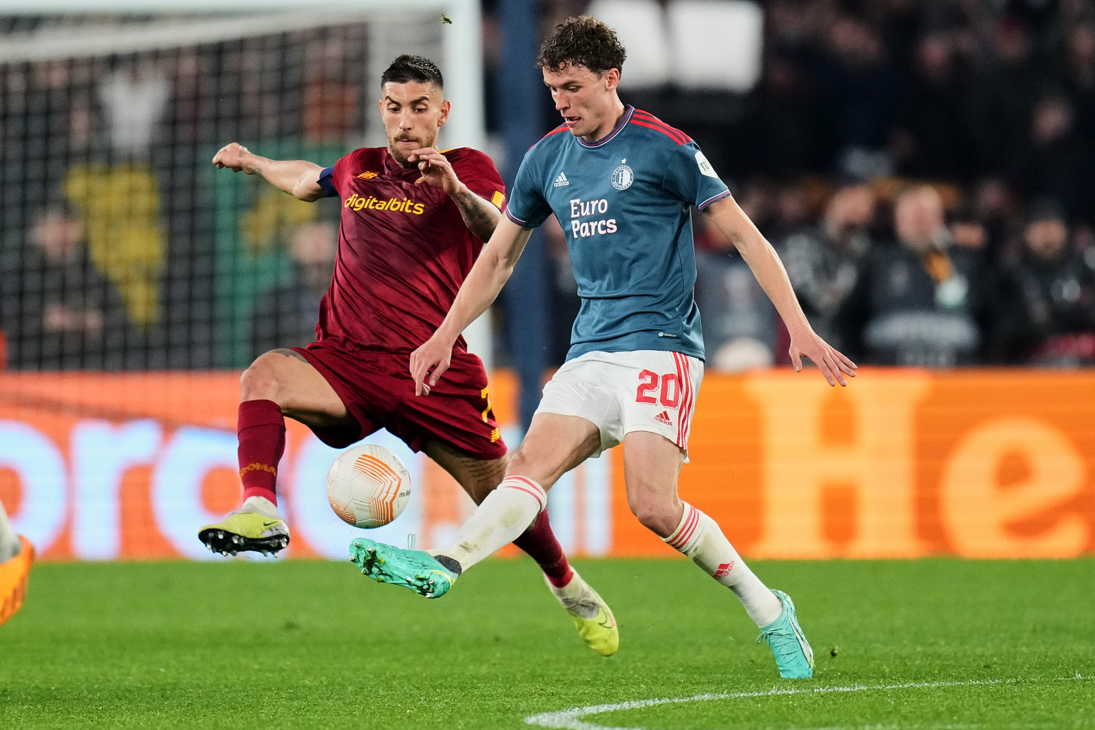 AS Roma verpulvert Cagliari en lijkt klaar voor clash met Feyenoord