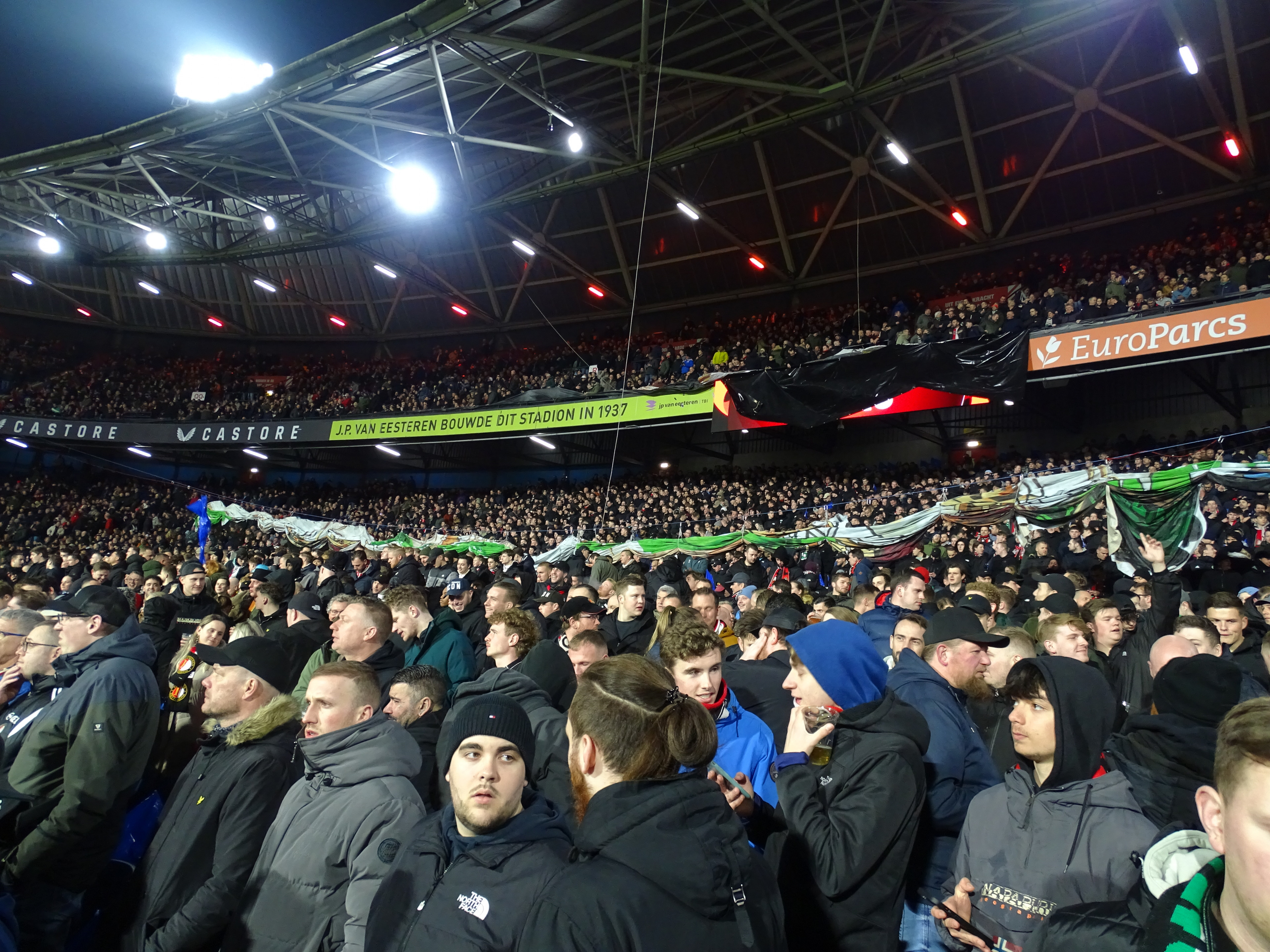 Collectieve straf supporters gele zijde door KNVB voor Feyenoord – Excelsior